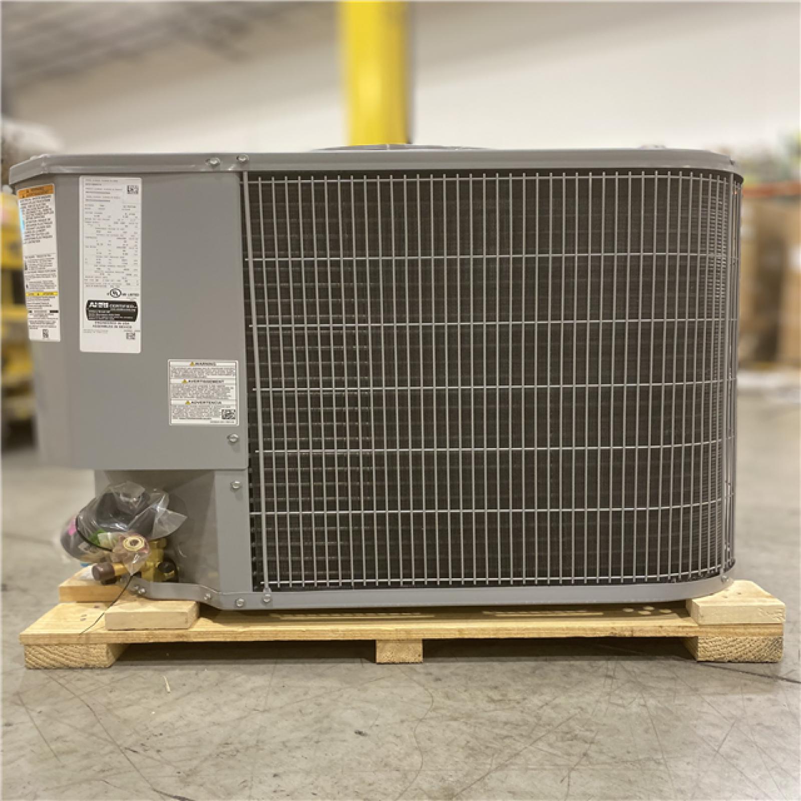 DALLAS LOCATION - Smartcomfort® by Carrier 2.5 Ton 14.3 Seer2 Heat Pump - All Regions