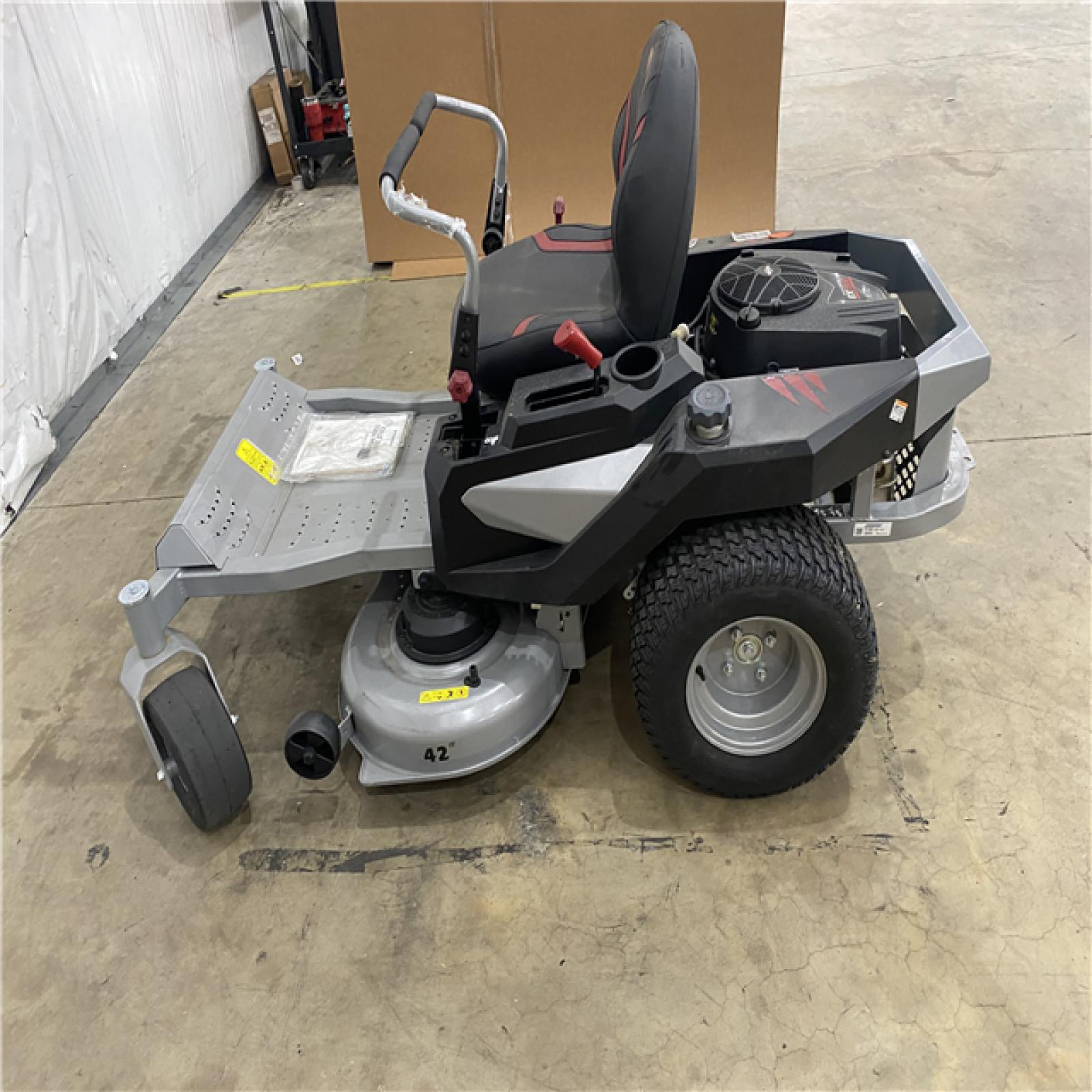 Houston Location - AS-IS Murray Briggs Stratton EX1900 Durable Riding Mower