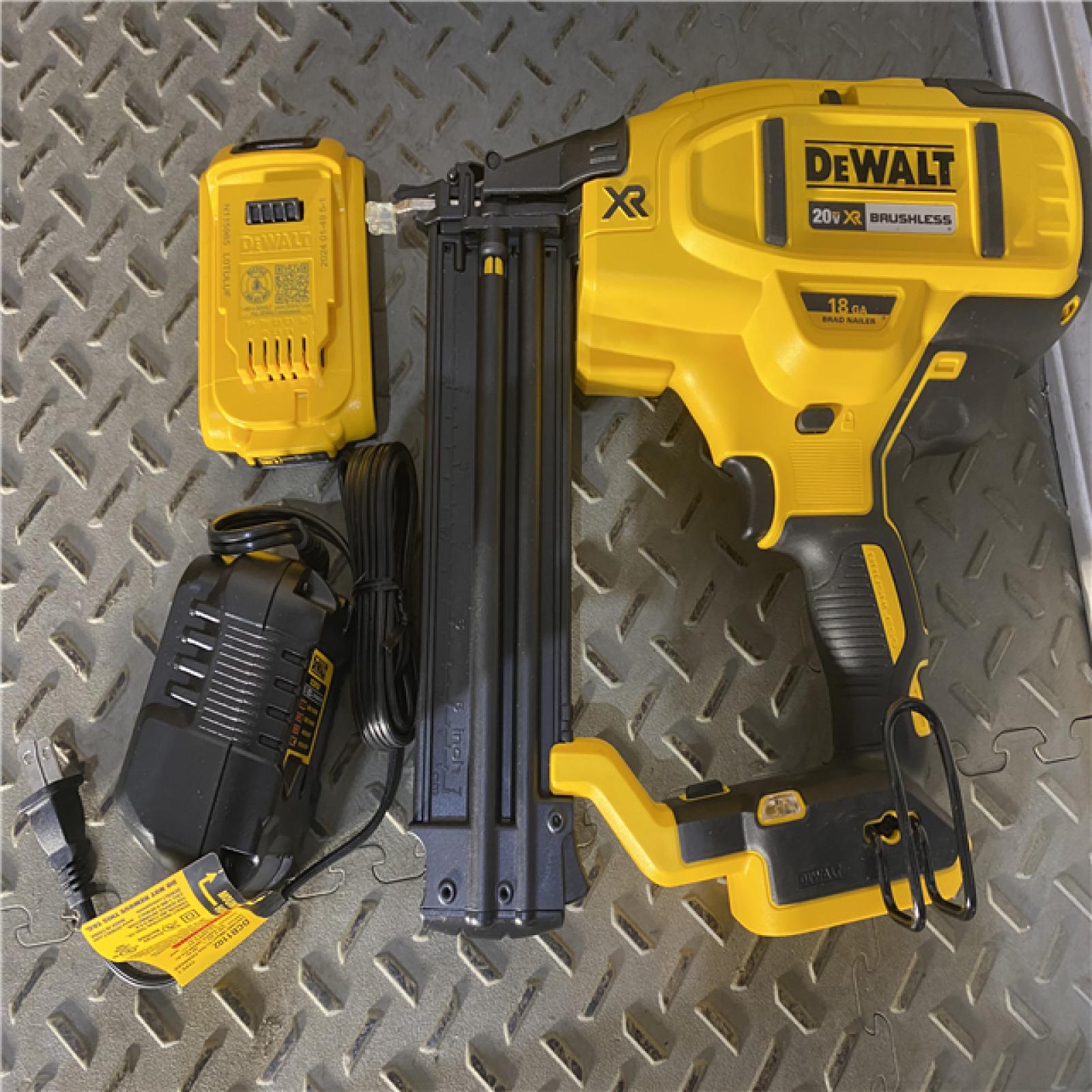 Houston location AS-IS DEWALT 20V MAX XR 18 Gauge Brad Nailer Kit