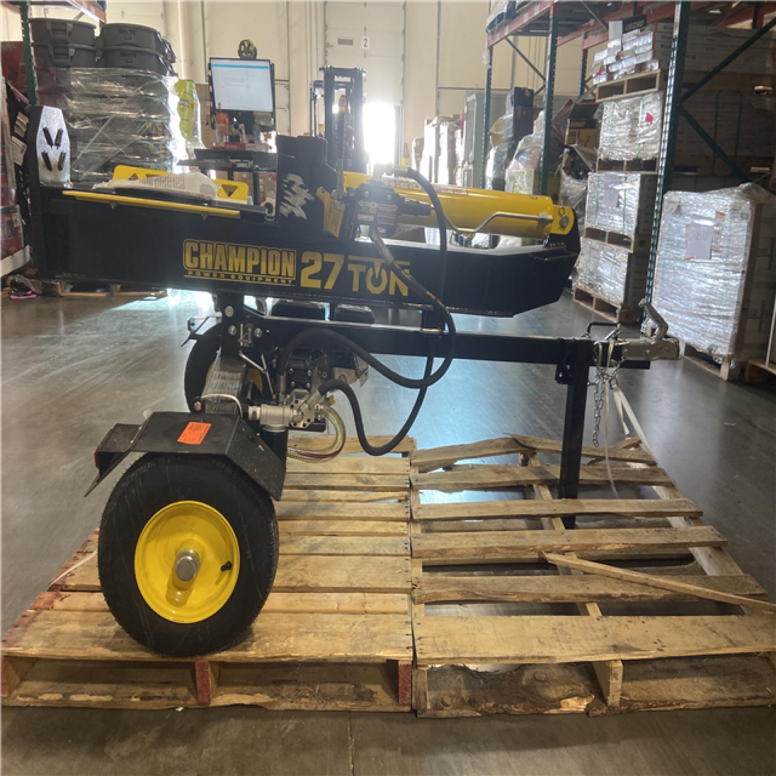 DALLAS LOCATION - Champion Power Equipment 27 Ton 224 cc Gas Powered Hydraulic Wood Log Splitter w/Vertical/Horizontal Operation and Auto Return-with Hydraulic Oil