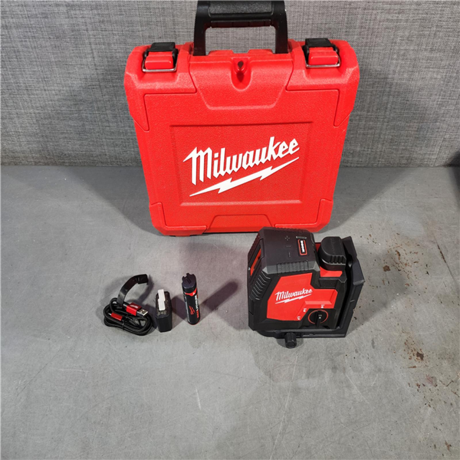 HOUSTON LOCATION - AS-IS (APPEARS LIKE NEW) MILWAUKEE 100 Ft. REDLITHIUM Lithium-Ion USB Green Rechargeable Cross Line Laser Level with Charger