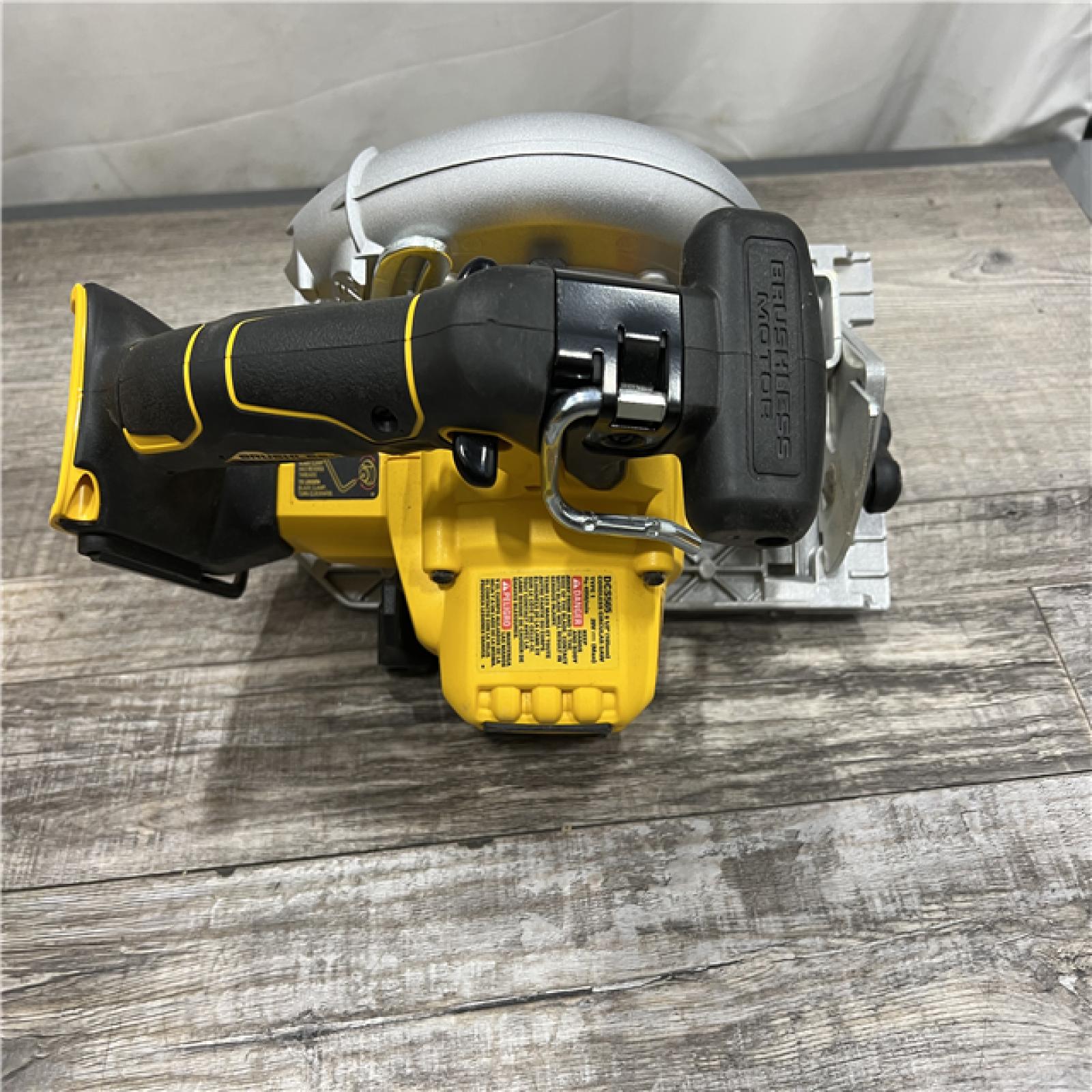 AS-IS DeWALT DCS565B 20V Max Brushless 6.5   Cordless Circular Saw