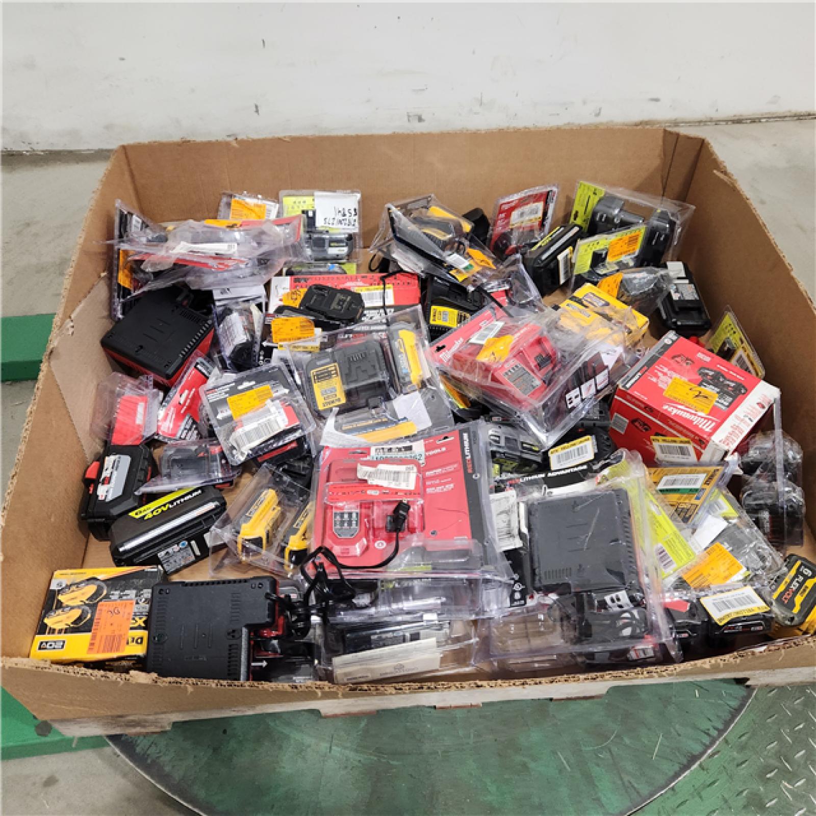 Dallas Location - As-Is Battery Tool Pallet