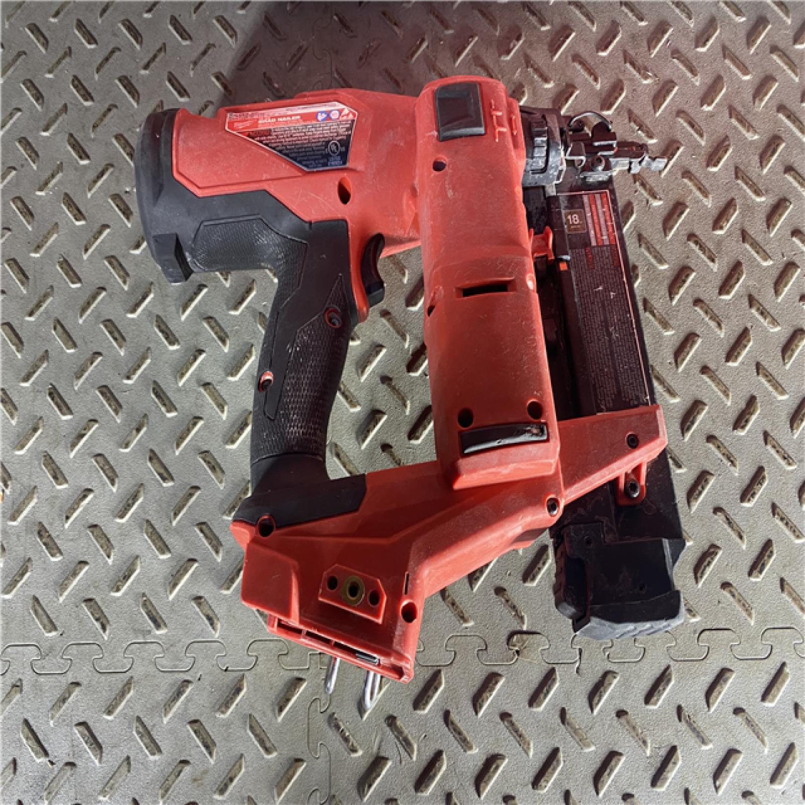 HOUSTON LOCATION -AS-IS Milwaukee M18 FUEL 18 Gauge Brad Nailer