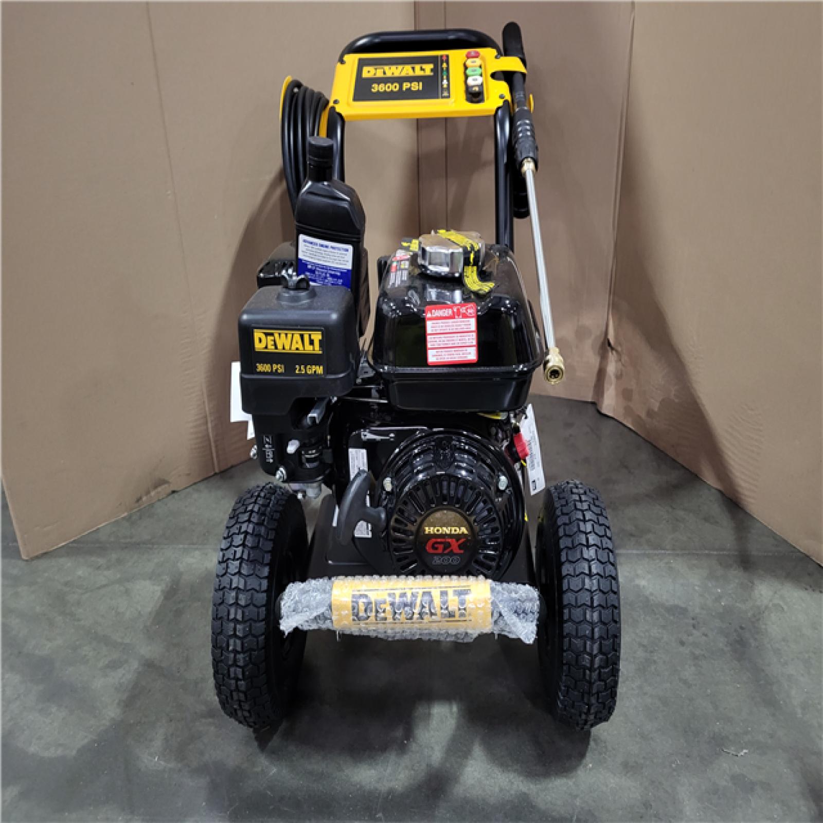 CALIFORNIA AS-IS DEWALT HIGH PERFORMANCE EASY START HONDA GX 200 3600 PSI GAS PRESSURE WASHER