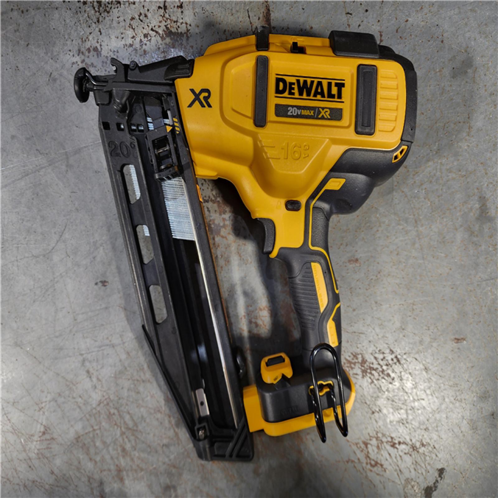 HOUSTON LOCATION - AS-IS DeWalt DCN660D1 20V 16 Gauge Cordless Angled Finish Nailer Kit W/ 2Ah Battery