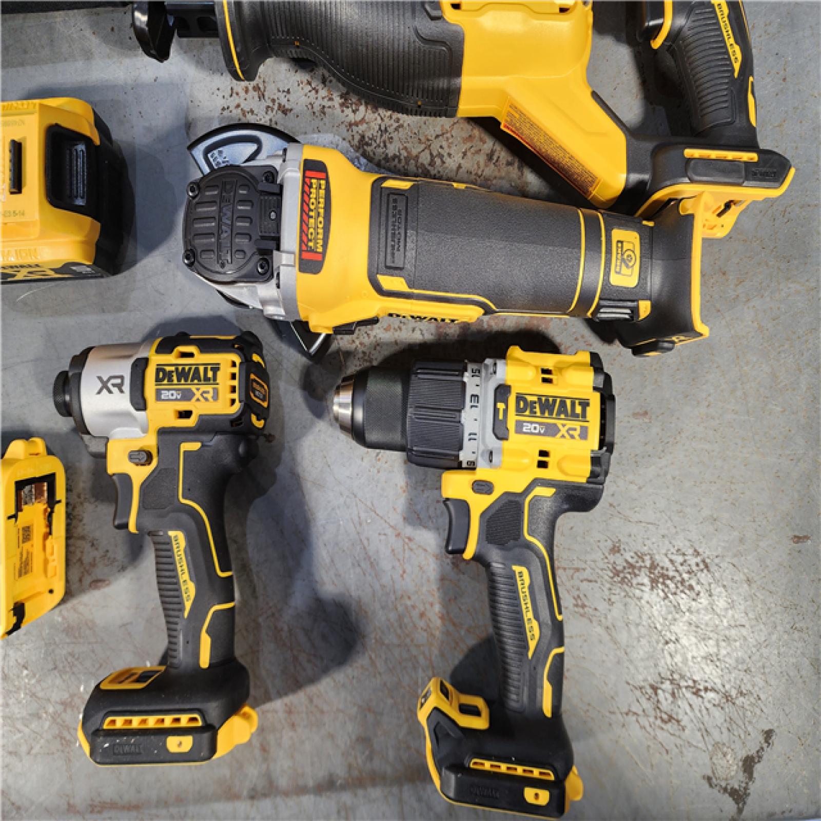 HOUSTON LOCATION - AS-IS (APPEARS LIKE NEW) DEWALT 20V 6-TOOL COMBO KIT