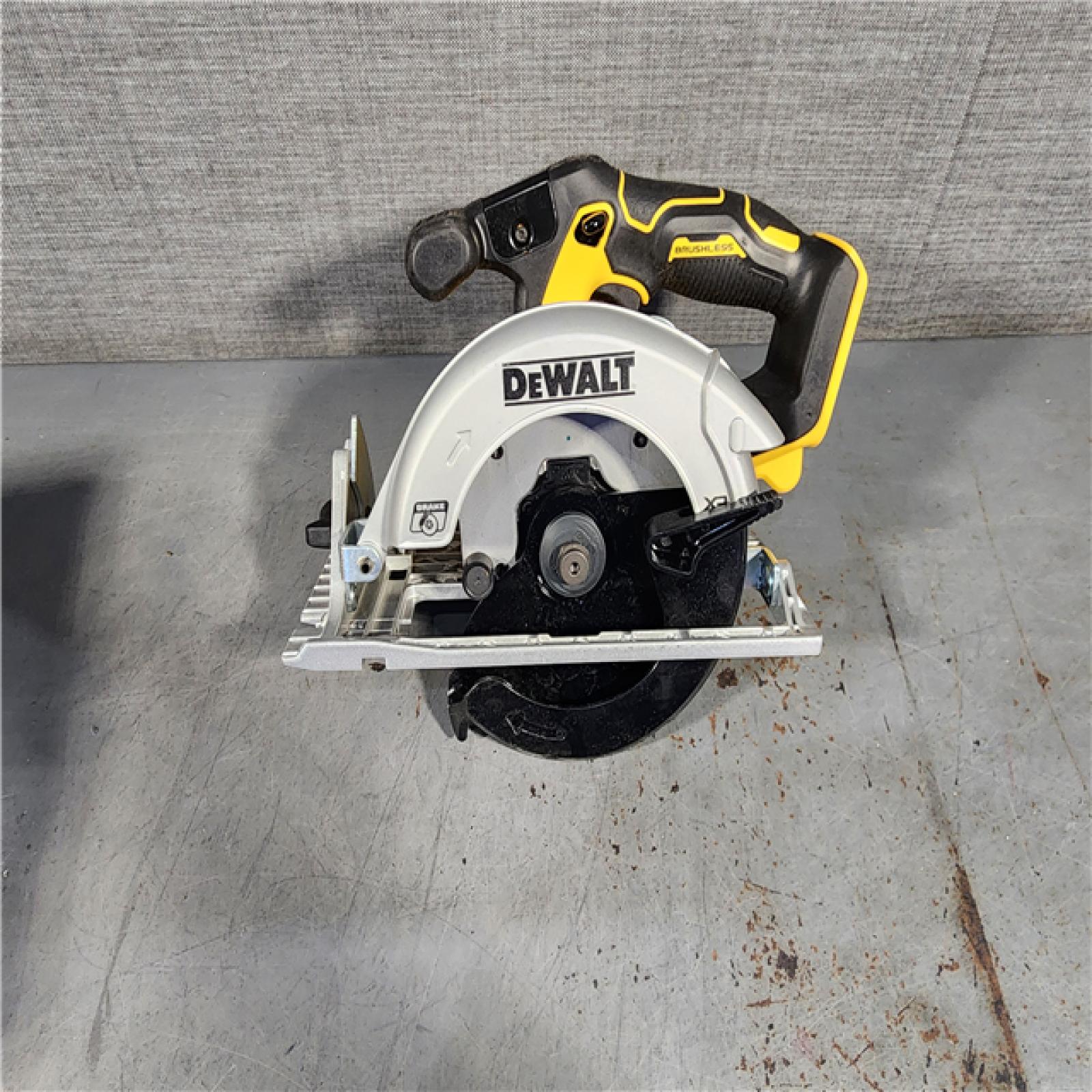 HOUSTON LOCATION - AS-IS DeWALT DCS565B 20V Max Brushless 6.5   Cordless Circular Saw (TOOL ONLY)