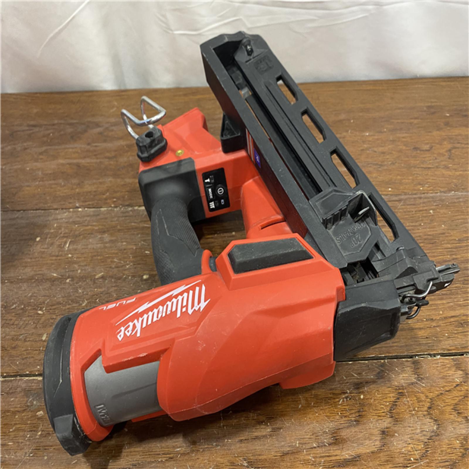 AS-ISMilwaukee 2841-20 18V Cordless Gen II 16 Gauge Angled Finish Nailer (Tool Only)