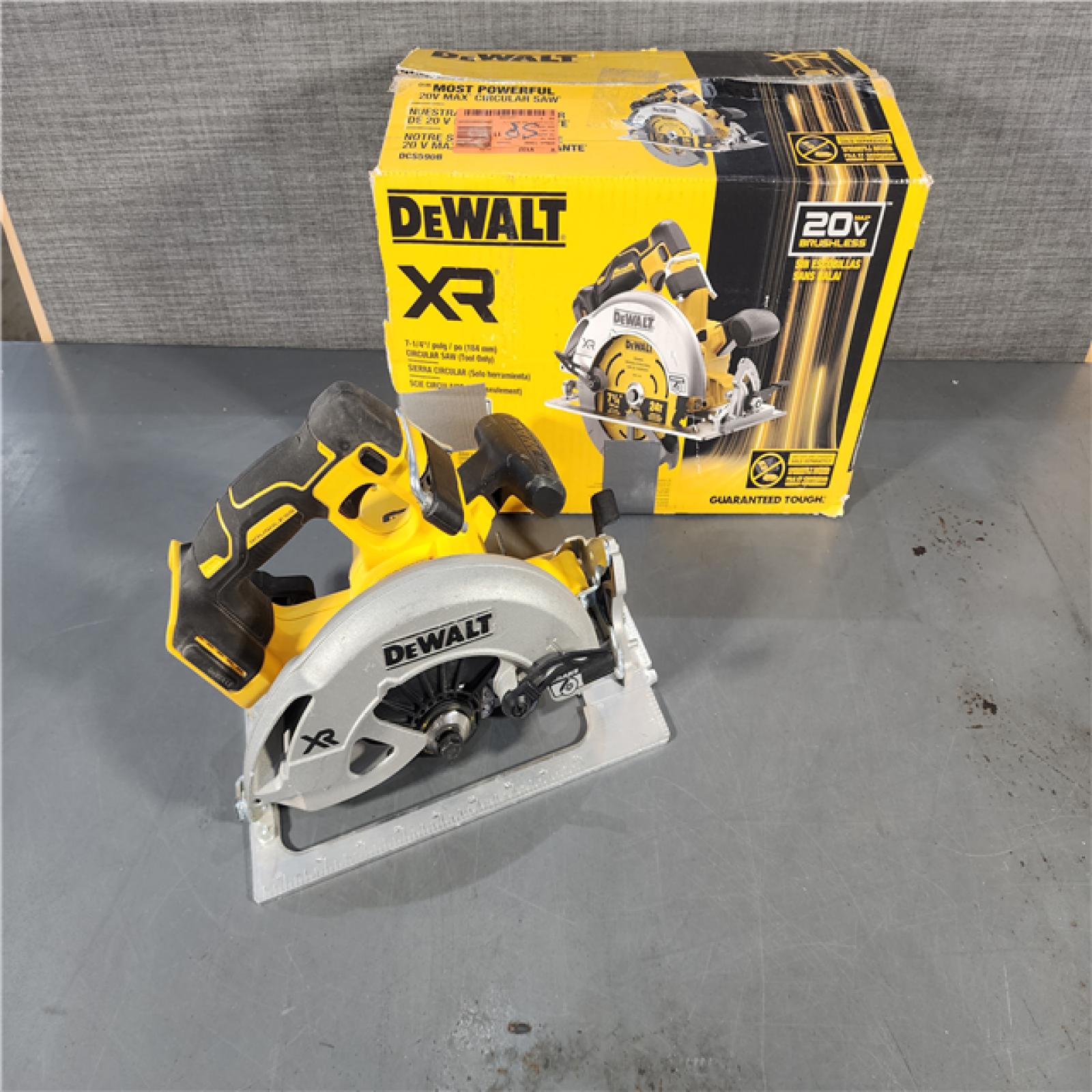 HOUSTON LOCATION - AS-IS DEWALT 20-Volt MAX 7-1/4 in. Cordless Circular Saw (Tool Only)