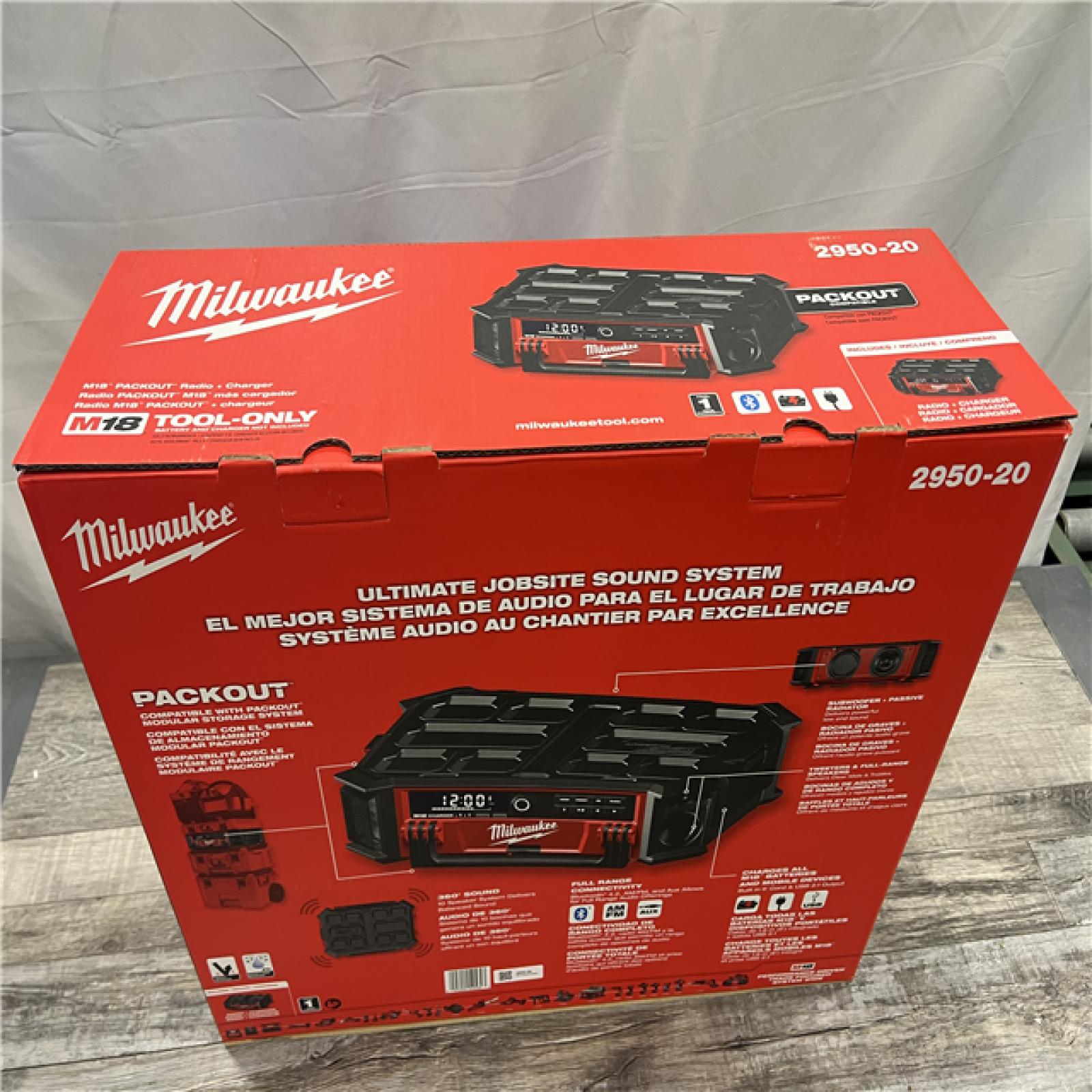 NEW Milwaukee 2950-20 18V M18 PACKOUT Lithium-Ion Cordless Radio + Charger (Tool Only)