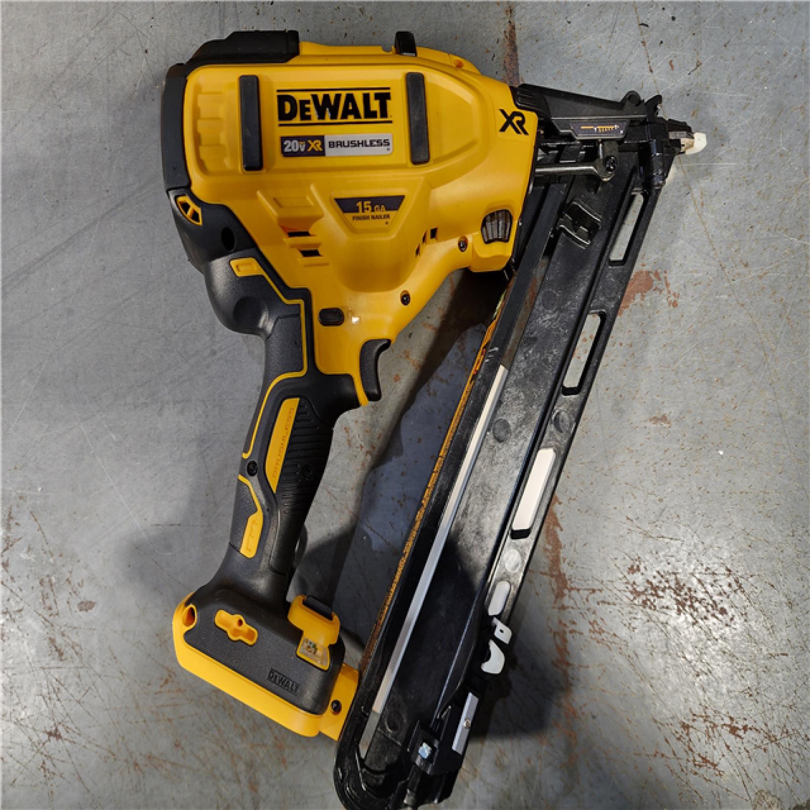 HOUSTON LOCATION - AS-IS DEWALT 20V MAX XR 15 Ga. Cordless 34 Deg Nailer 20 V