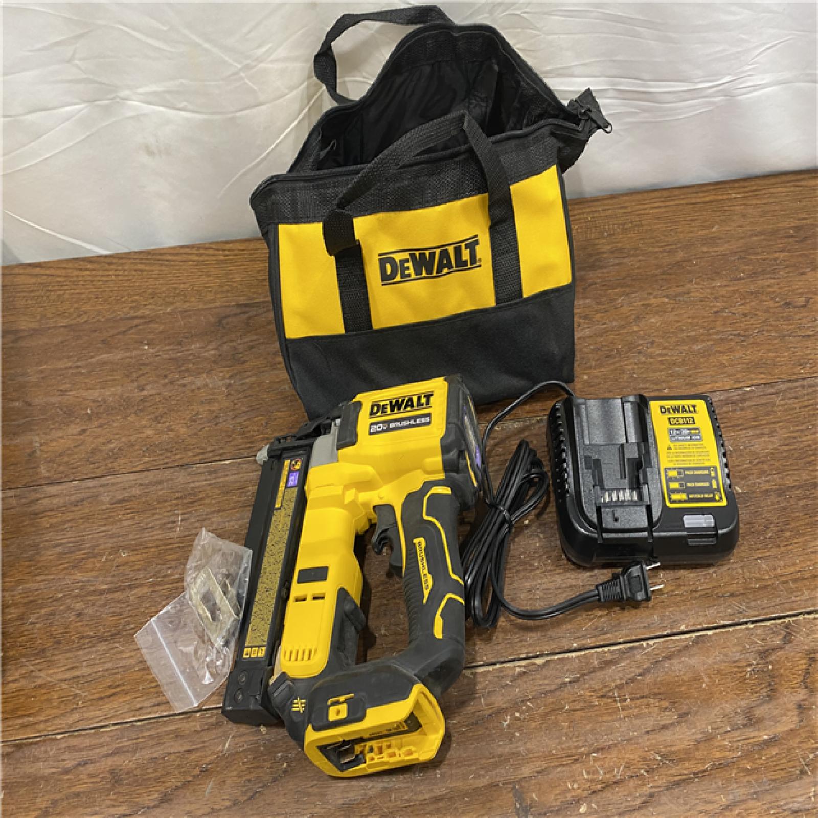 AS-ISDEWALT ATOMIC 20V MAX Lithium Ion Cordless 23 Gauge Pin Nailer Kit with 3.0Ah Battery and Charger