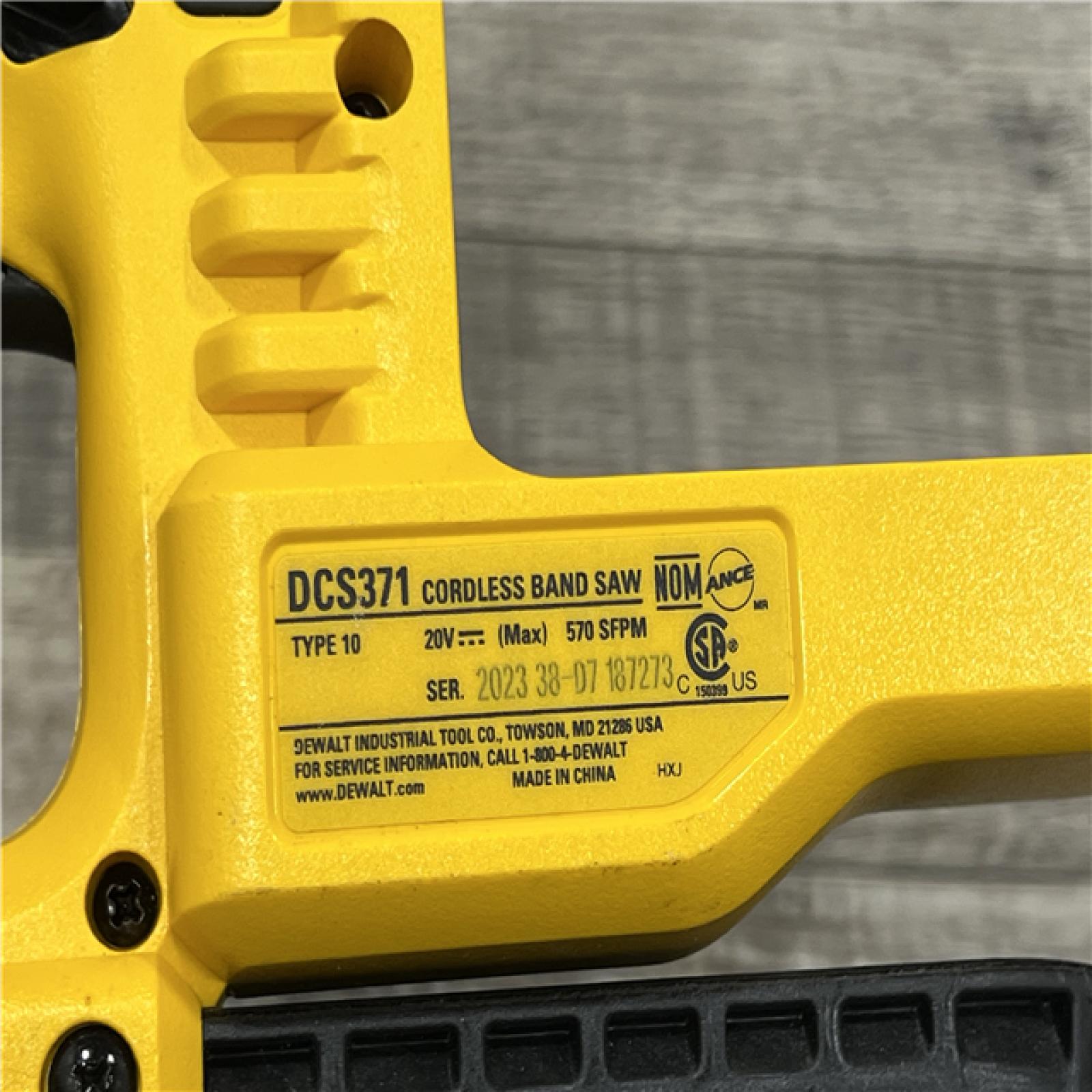 AS-IS DeWalt 20V MAX Cordless Lithium-Ion 15 in Band Saw (Tool Only)