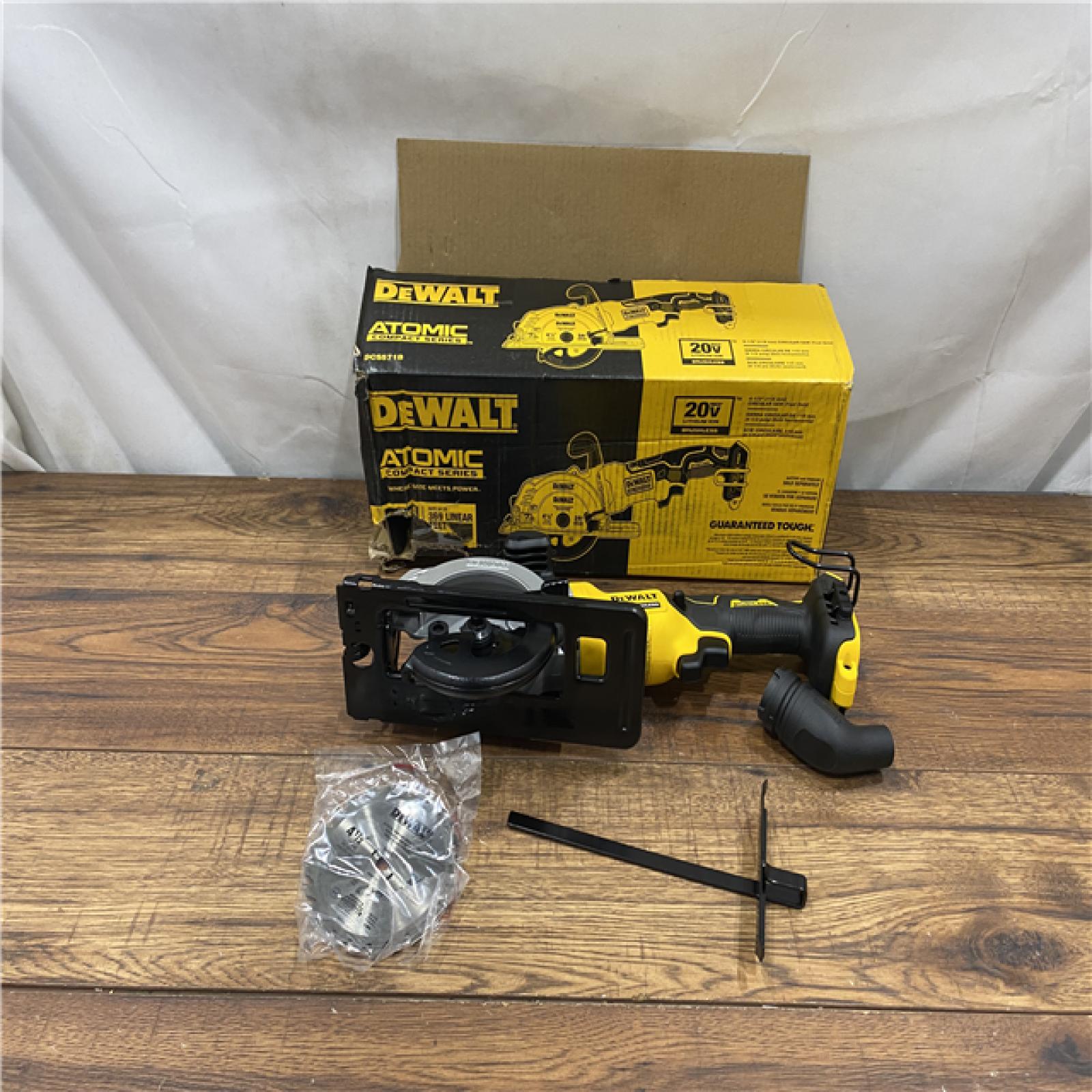 AS IS DEWALT ATOMIC 20V MAX Cordless Brushless 4-1/2 in. Circular Saw (Tool Only)