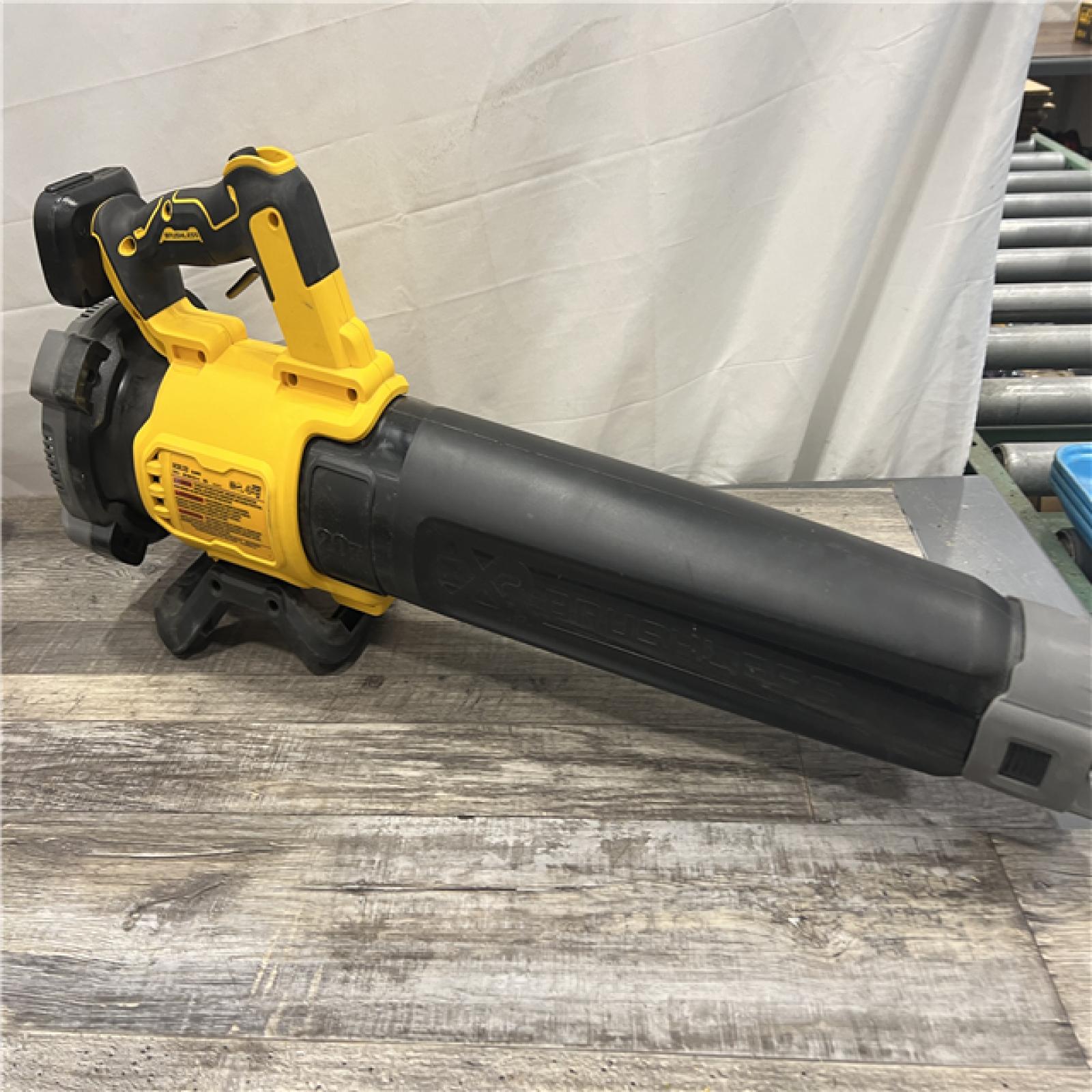 AS-IS DEWALT 20V MAX 125 MPH 450 CFM Brushless Cordless Battery Powered Blower (Tool Only)