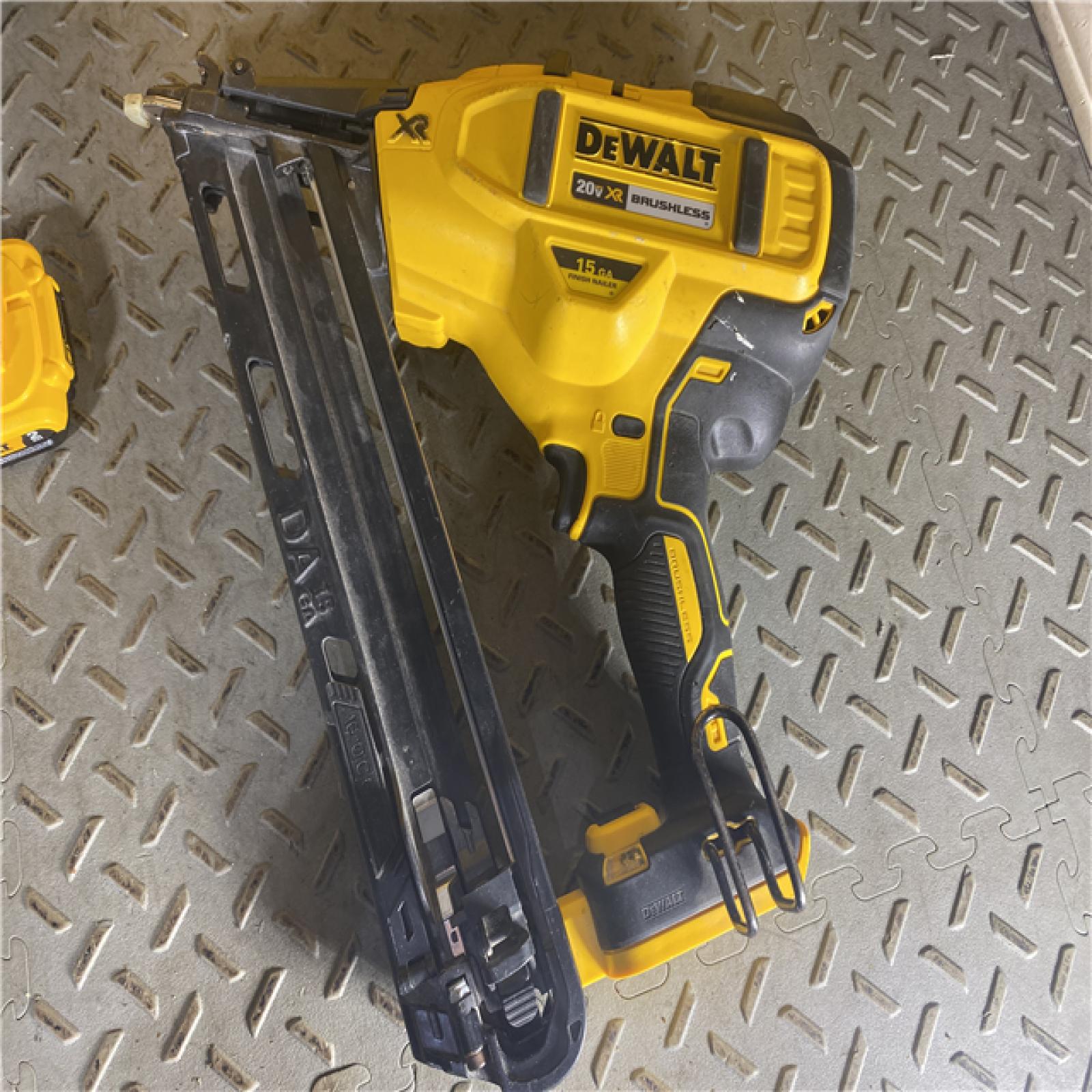 HOUSTON LOCATION - AS-IS DEWALT 20V MAX XR 15 Ga. Cordless 34 Deg Nailer 20 V