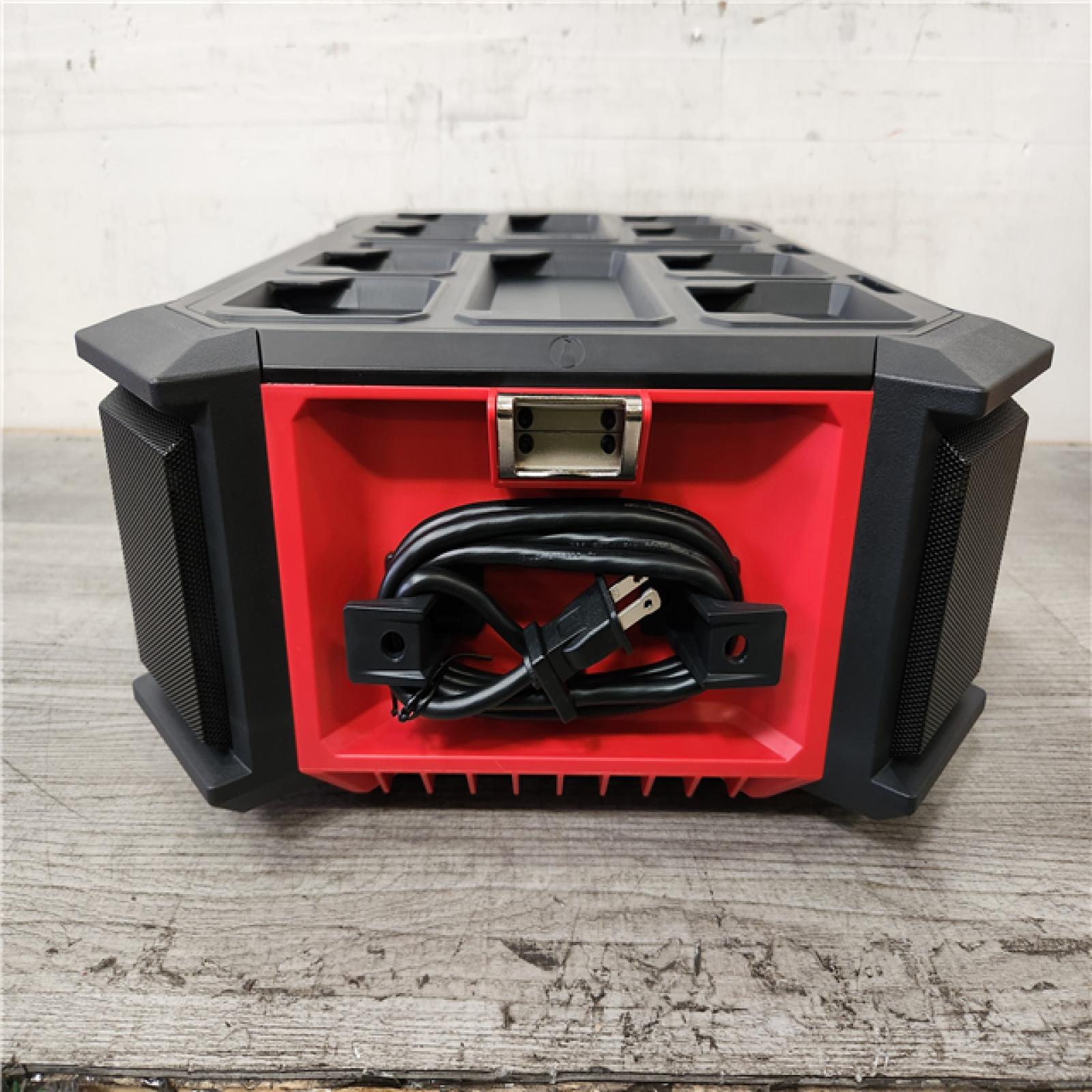 Phoenix Location NEW Milwaukee M18 Lithium-Ion Cordless PACKOUT Radio/Speaker with Built-In Charger