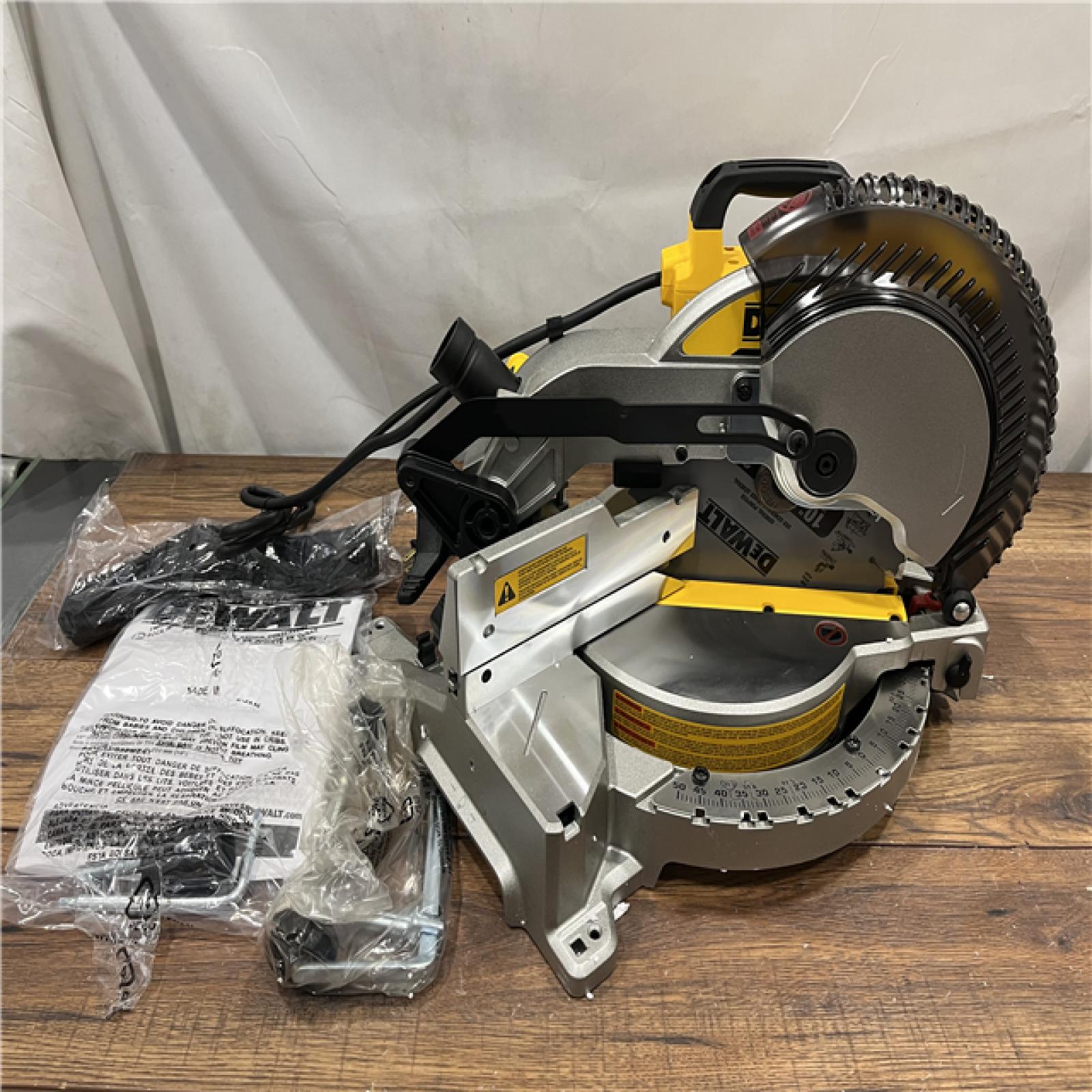 AS IS  DEWALT 15 Amp Corded 10 in. Compound Single Bevel Miter Saw