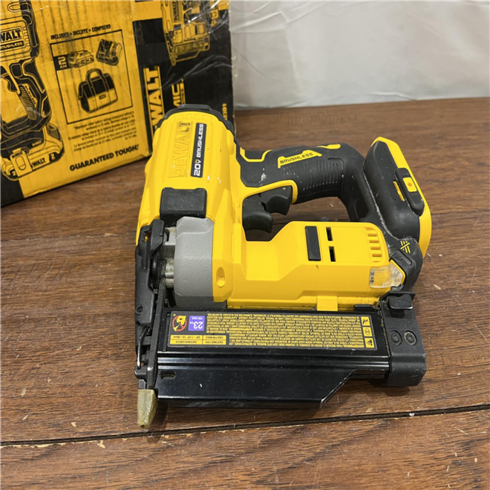 AS-ISDeWalt DCN623D1 20-Volt MAX Atomic Compact Cordless Pin Nailer Kit  Brushless Motor  23 Gauge  Battery - Quantity 1