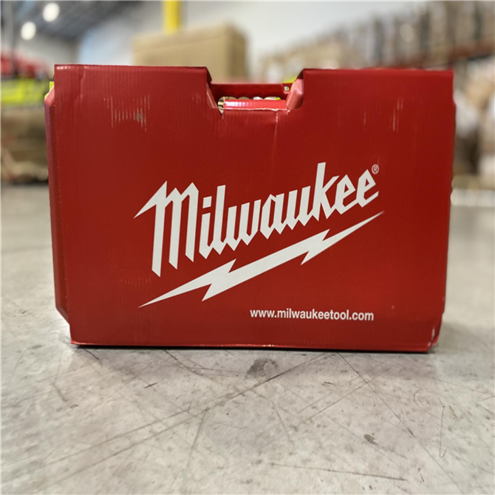 DALLAS LOCATION - Milwaukee 15 Amp Corded 2 in. SDS-Max Rotary Hammer