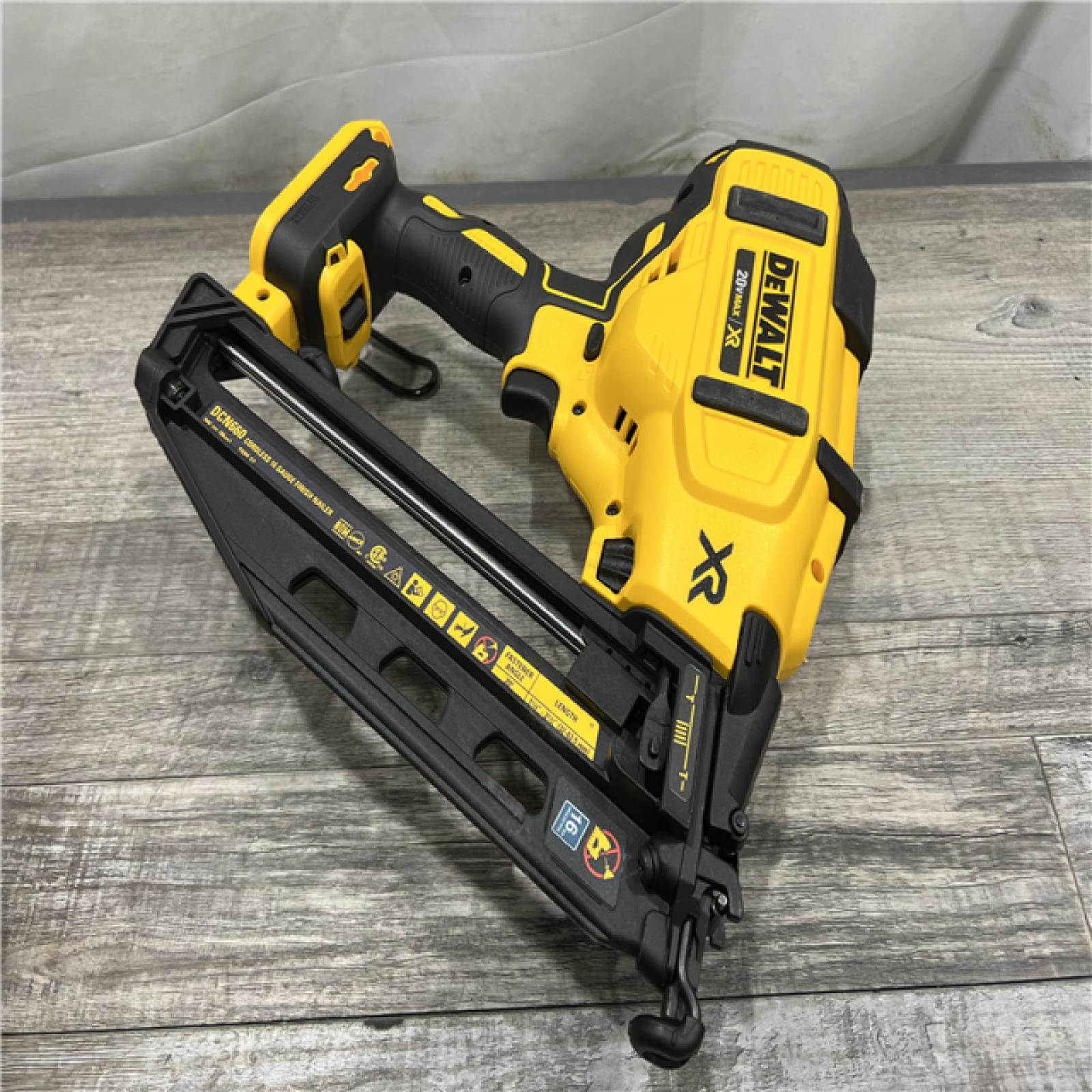 AS-IS DeWalt DCN660D1 20V 16 Gauge Cordless Angled Finish Nailer Kit W/ 2Ah Battery