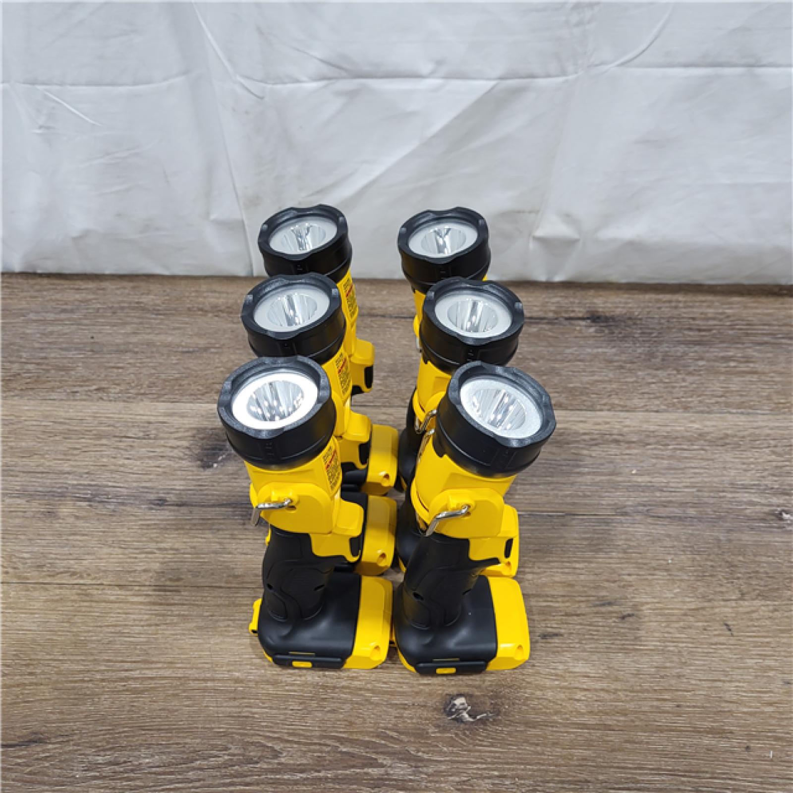 NEW! DEWALT 20-Volt Max Lithium-Ion LED Worklight ( LOTE FOR 6)