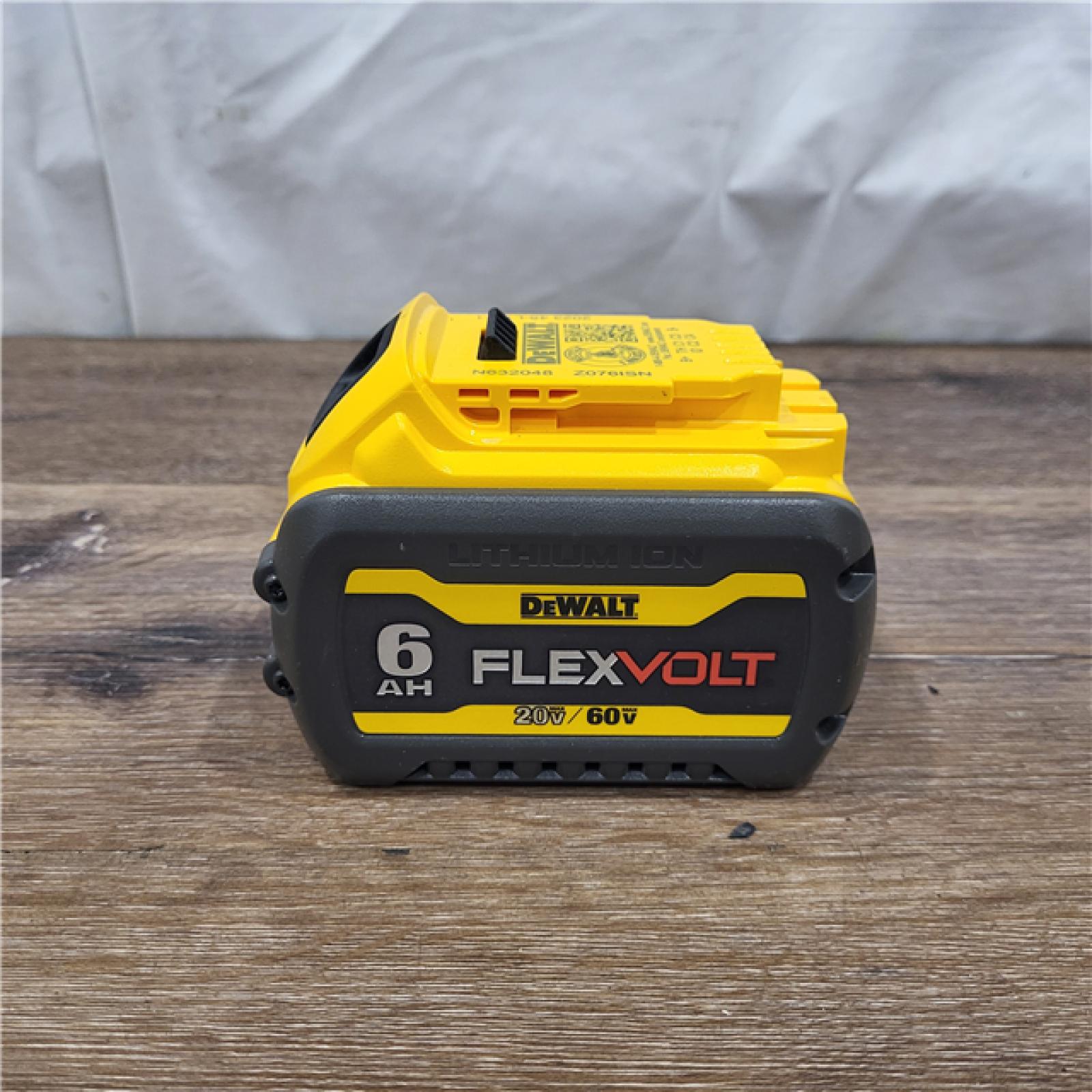 AS-IS FLEXVOLT 20V/60V MAX Lithium-Ion 6.0Ah Battery Pack with 6 Amp Output Charger