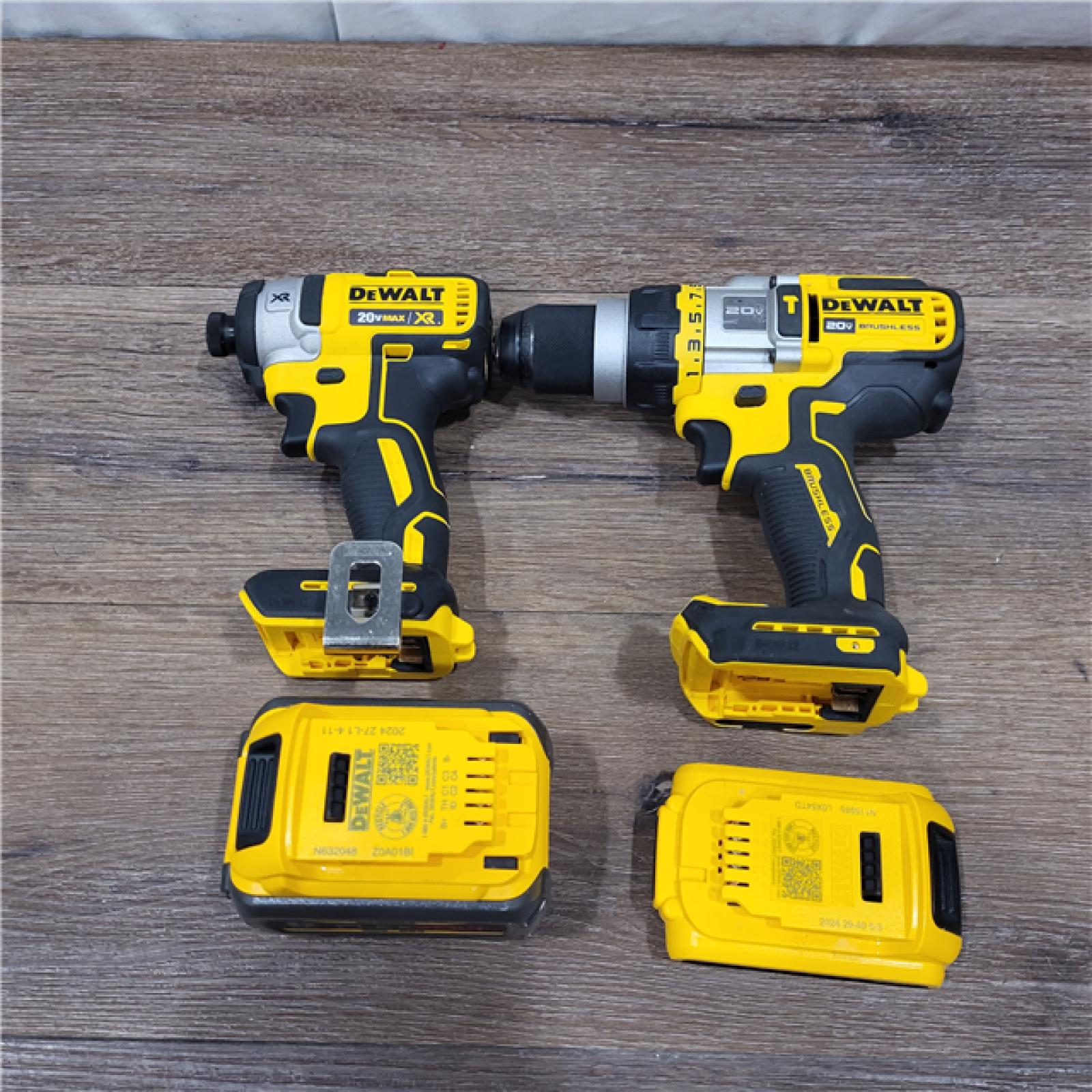 AS-IS DEWALT 20V MAX Cordless Brushless Hammer Drill/Driver 2 Tool Combo Kit with FLEXVOLT ADVANTAGE