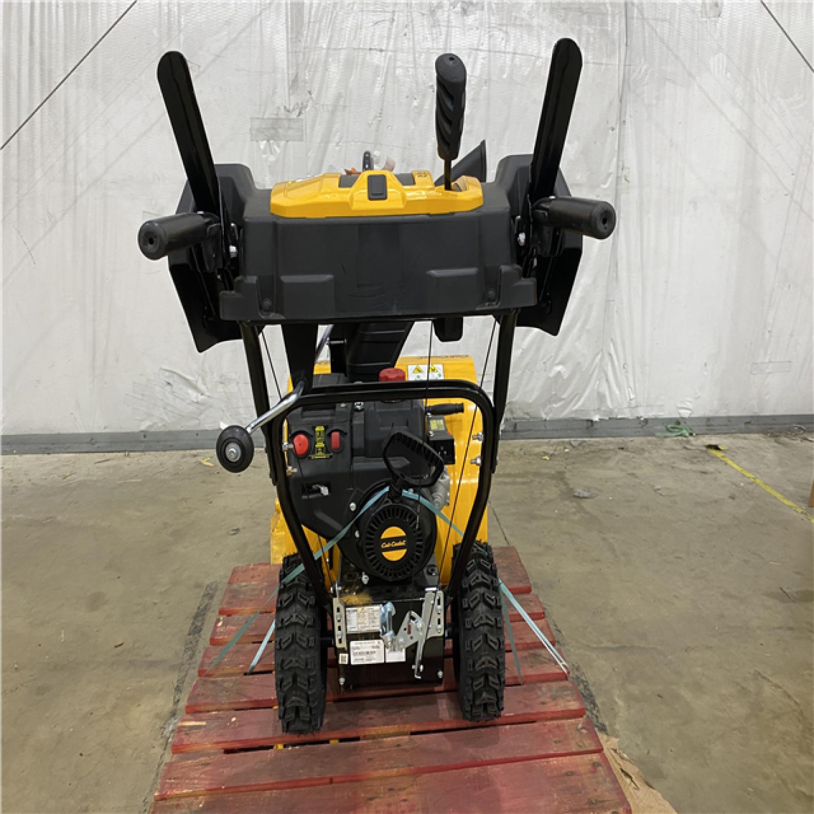 Houston Location - AS-IS Cub Cadet 2x 24'' in Snow Blower