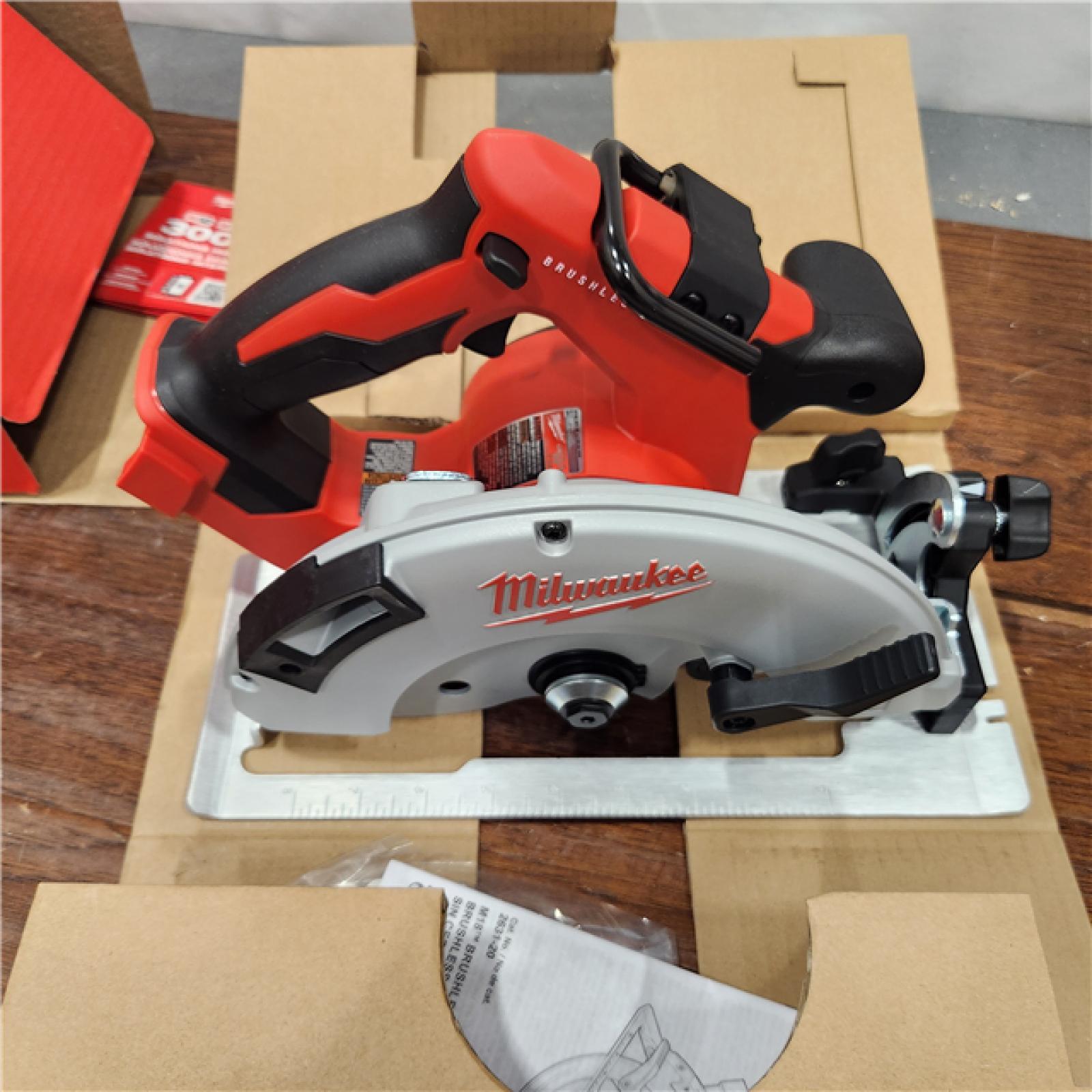 AS-IS Milwaukee M18 7-1/4  18V Brushless Circular Saw 2631-20 (Bare Tool)