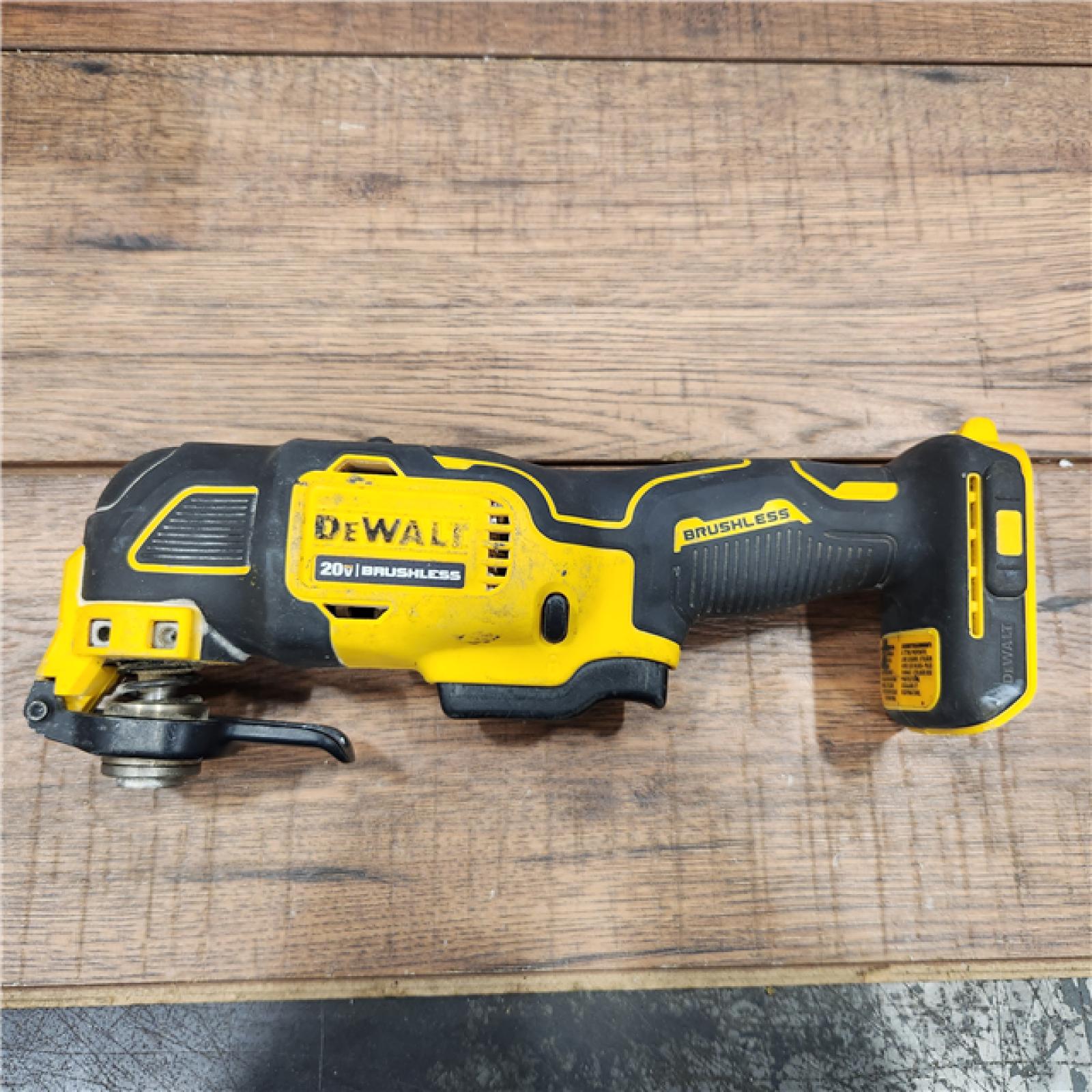 AS-IS DEWALT 20-Volt MAX Lithium-Ion Cordless Brushless Oscillating Tool Kit