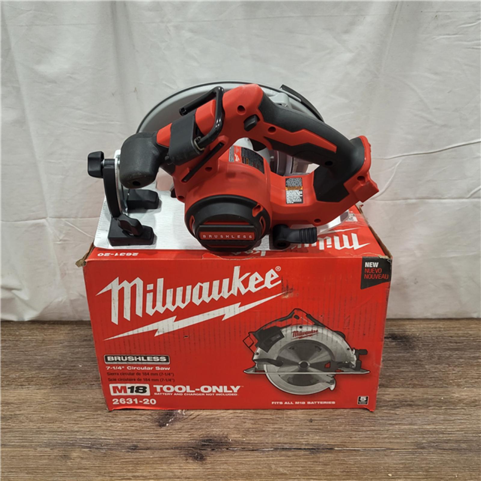 AS-IS Milwaukee M18 7-1/4  18V Brushless Circular Saw 2631-20 (Bare Tool)