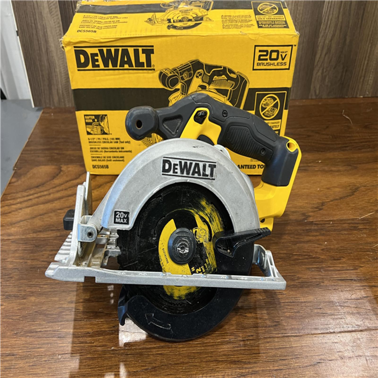 AS-IS DEWALT 20V MAX Cordless Brushless 6-1/2 in. Sidewinder Style Circular Saw (Tool Only)