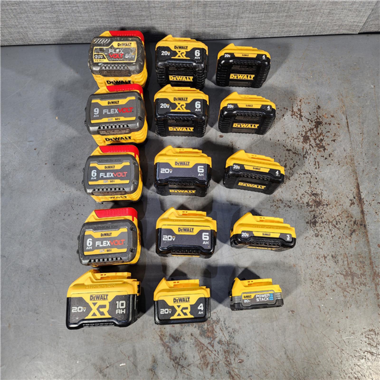 HOUSTON LOCATION - AS-IS DEWALT BATTERY PACK QTY - 15