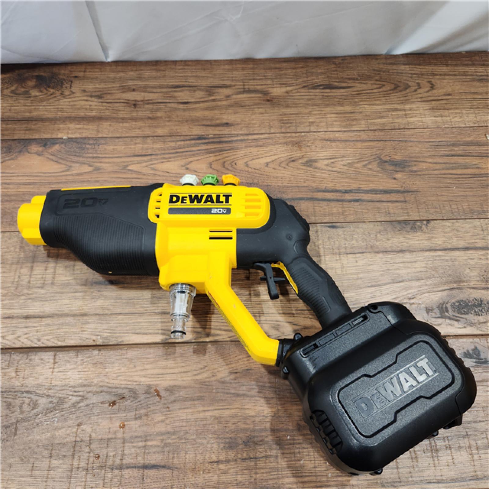 AS-IS DEWALT 20V MAX 550 PSI 1.0 GPM Cold Water Cordless Battery Power Cleaner with 4 Nozzles Kit