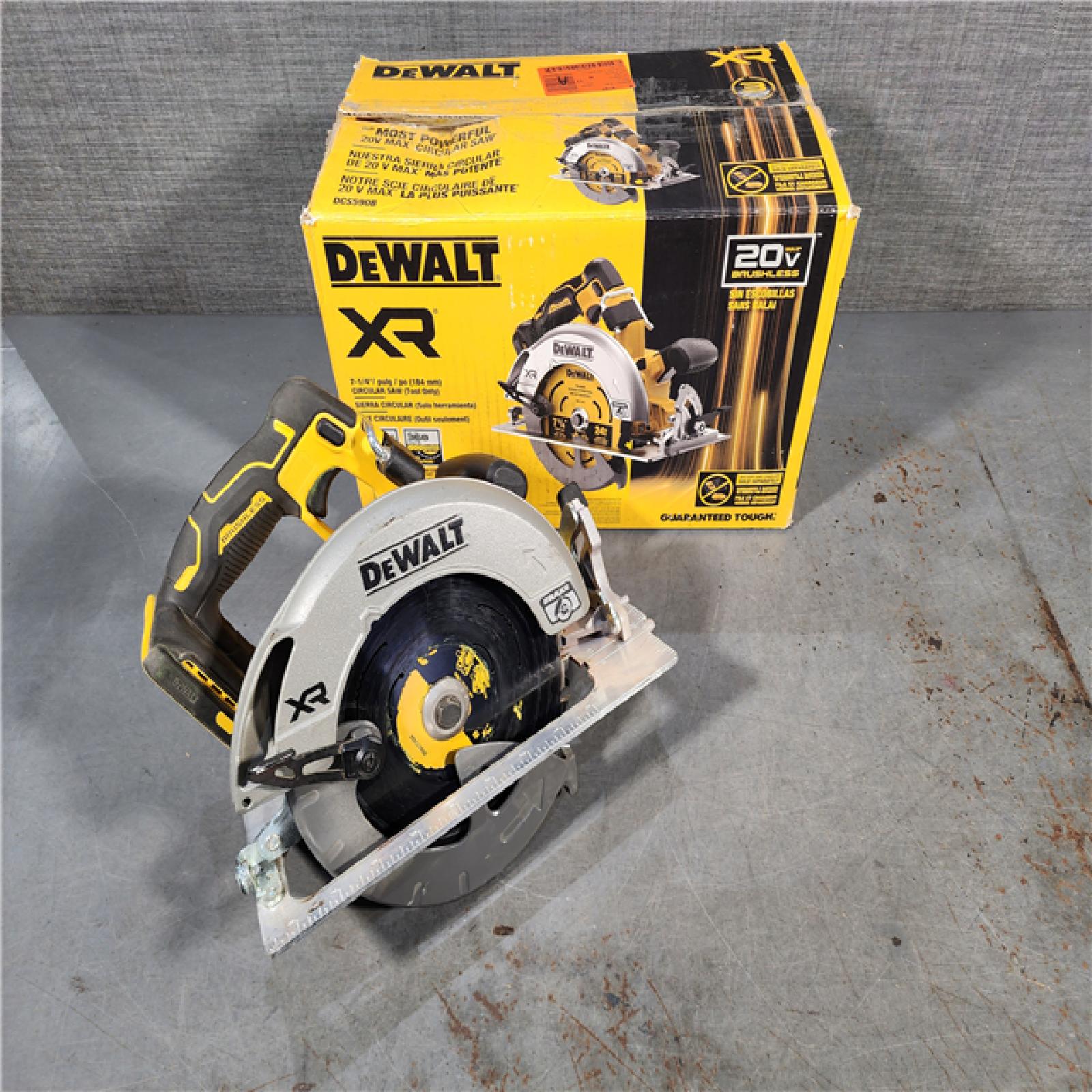 HOUSTON LOCATION - AS-IS DEWALT 20-Volt MAX 7-1/4 in. Cordless Circular Saw (Tool Only)