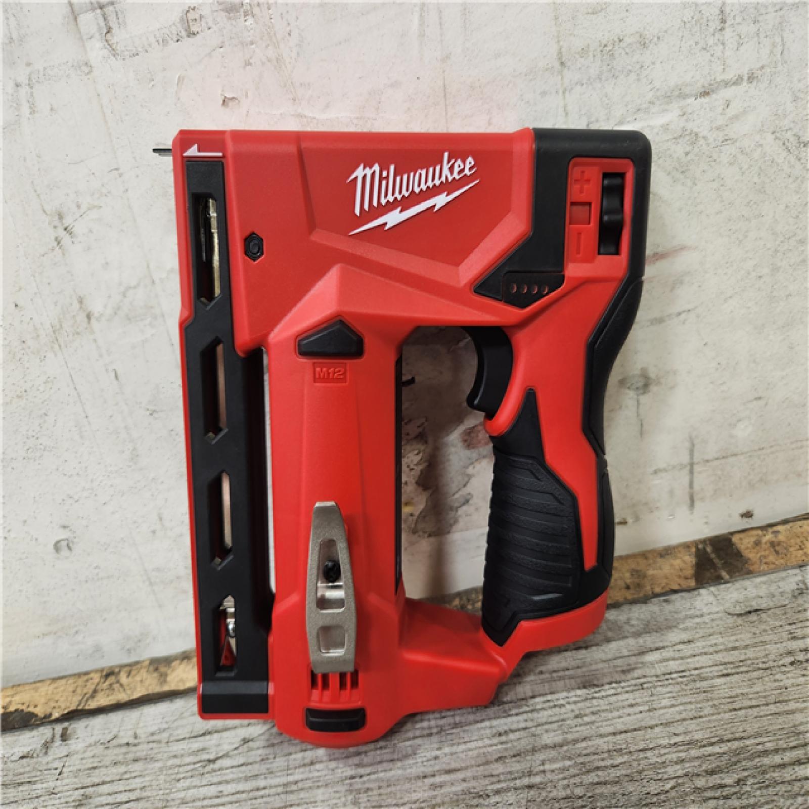 Phoenix Location NEW Milwaukee M12 12-Volt Lithium-Ion Cordless 3/8 in. Crown Stapler (Tool-Only)