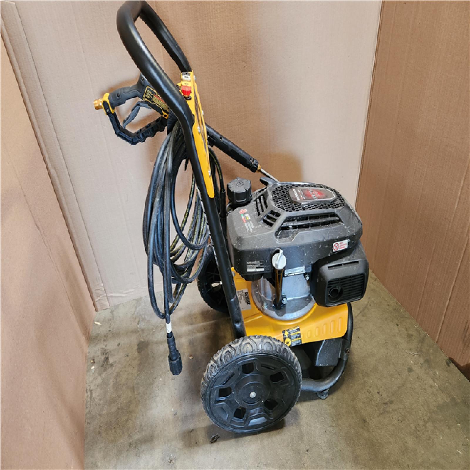 Phoenix Location Good Condition DEWALT 3100 PSI 2.3 GPM Gas Cold Water Professional Pressure Washer with HONDA GCV170 Engine 0115-15