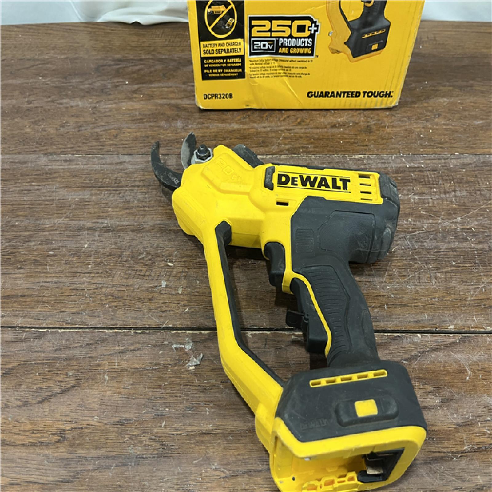 AS-ISDeWalt Cordless Pruner