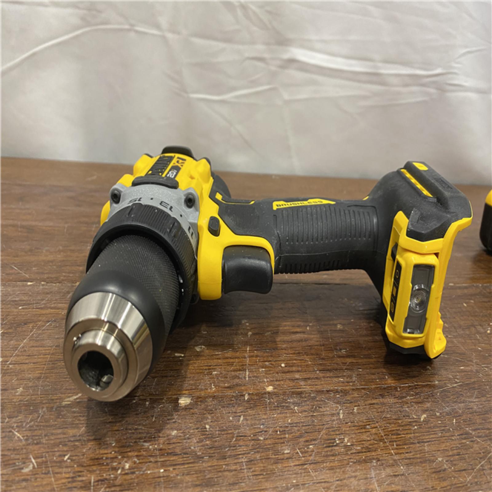 AS-ISDEWALT 20V MAX XR Brushless Cordless 1/2 Drill/Driver Kit