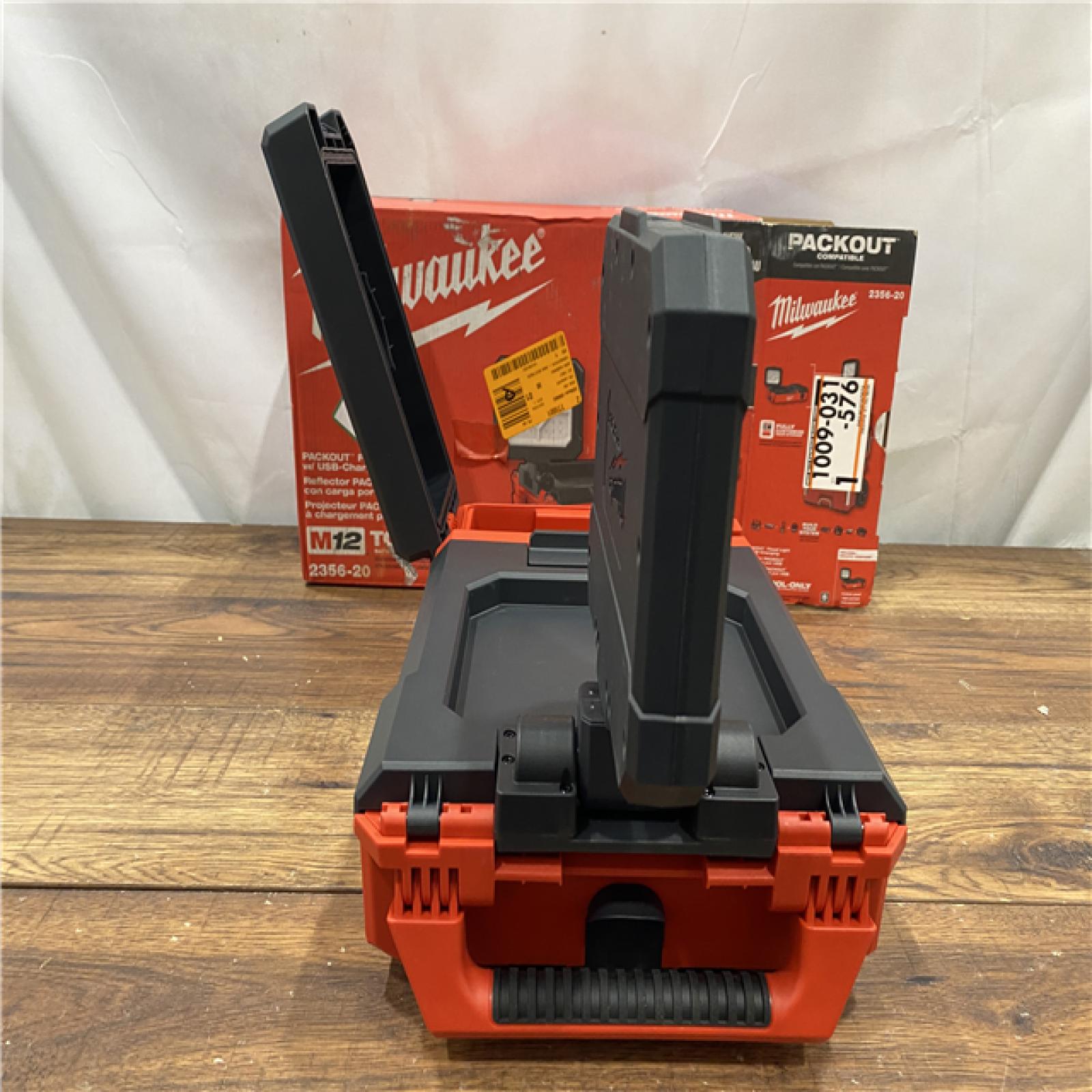 AS IS Milwaukee M12 12V PACKOUT 1400 Lumens Flood Light W/ USB Charging