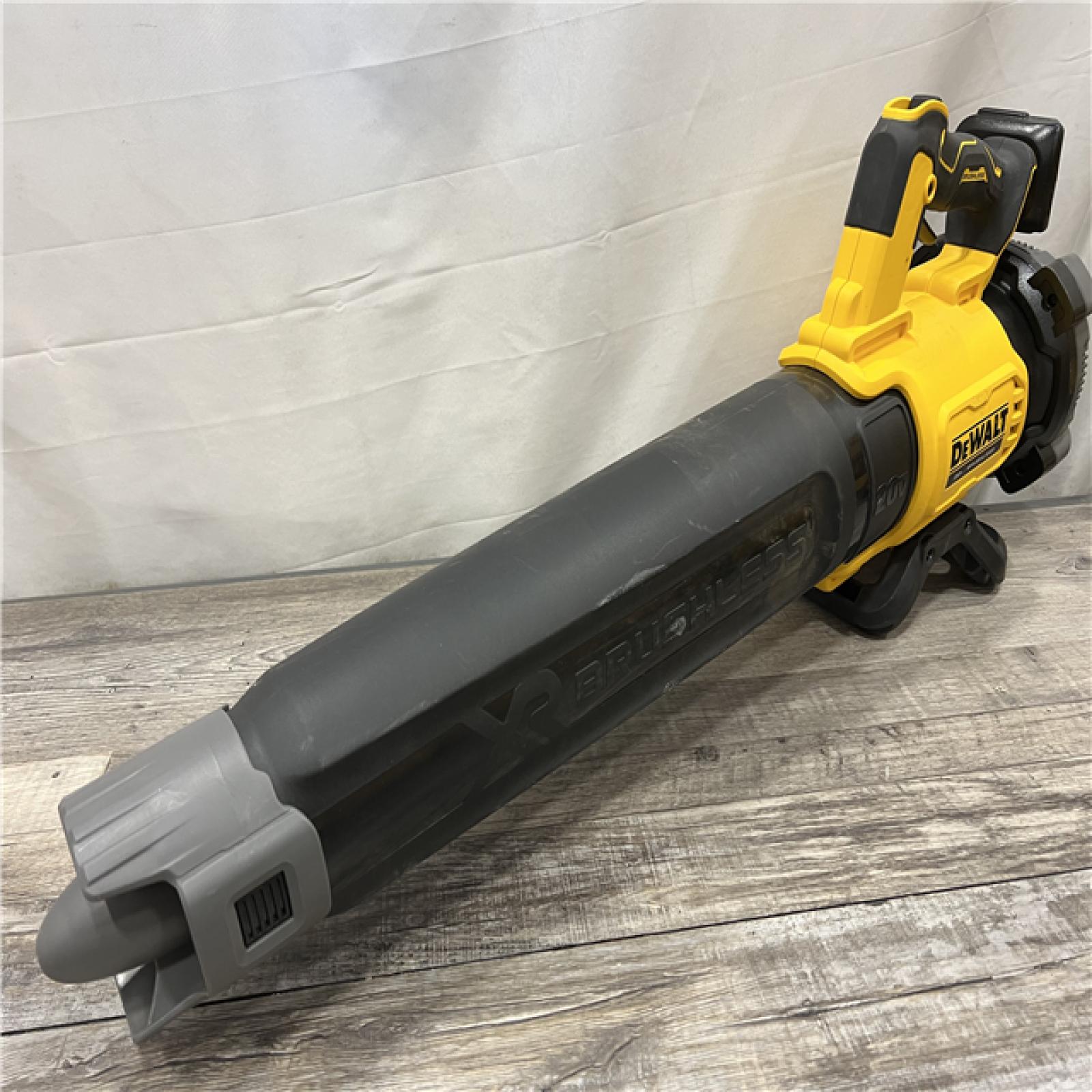 AS-IS DEWALT 20V MAX 125 MPH 450 CFM Brushless Cordless Battery Powered Blower (Tool Only)