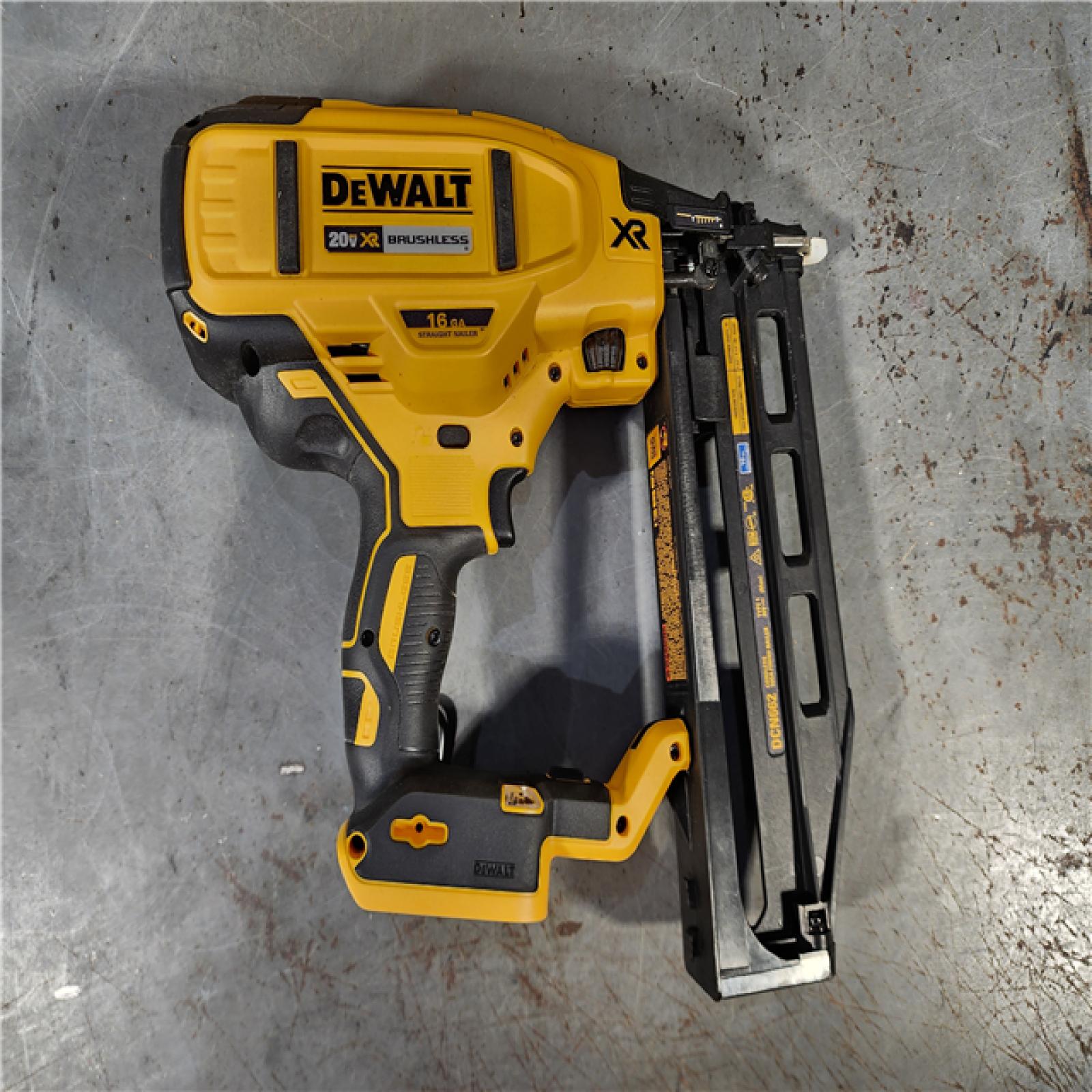 HOUSTON LOCATION - AS-IS DEWALT 20V MAX XR 16-Gauge Lithium-Ion Cordless Finish Nailer (Tool Only)