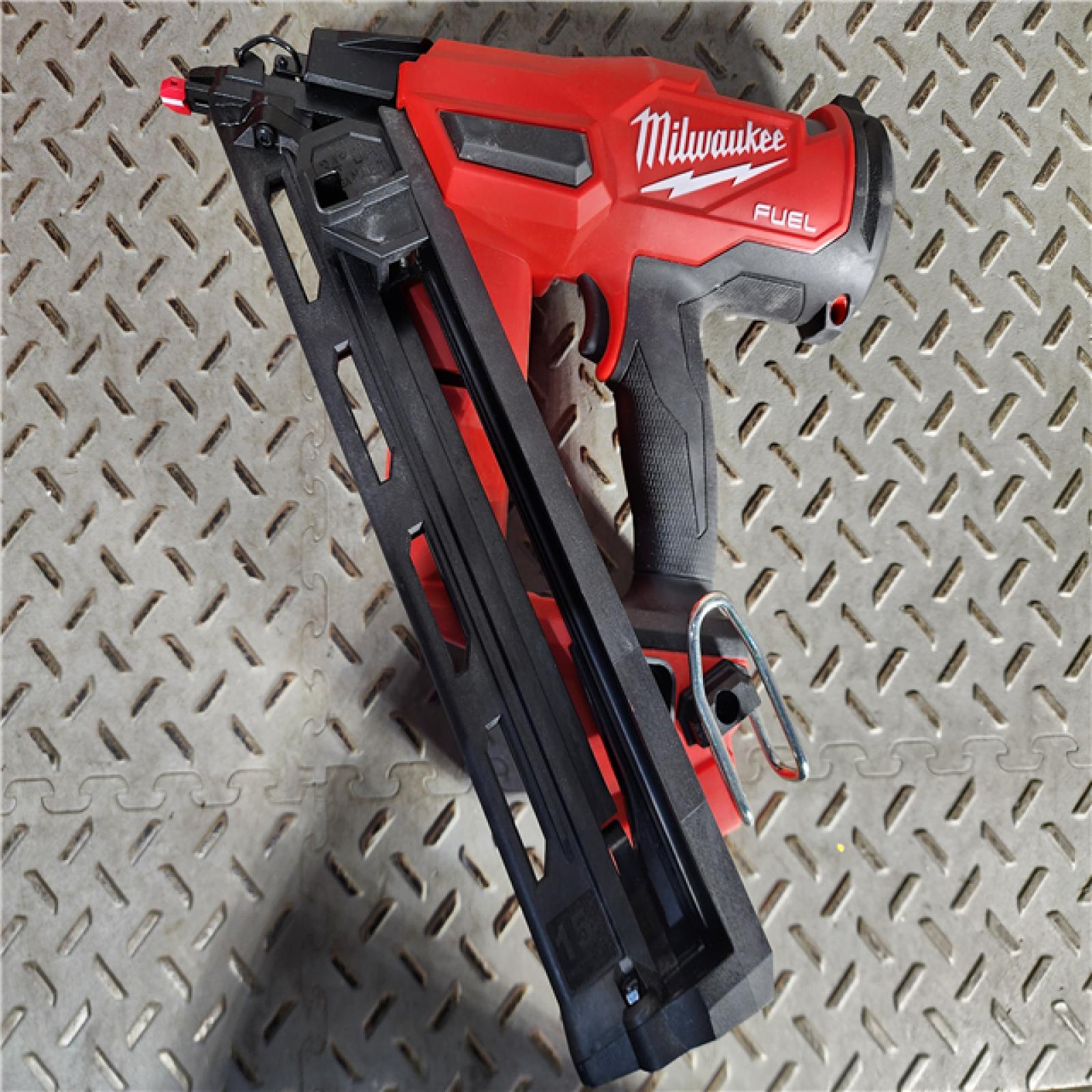 HOUSTON LOCATION - AS-IS Milwaukee 2839-20 M18 FUEL 15 Ga. 18 Volt Brushless Angled Finish Nailer