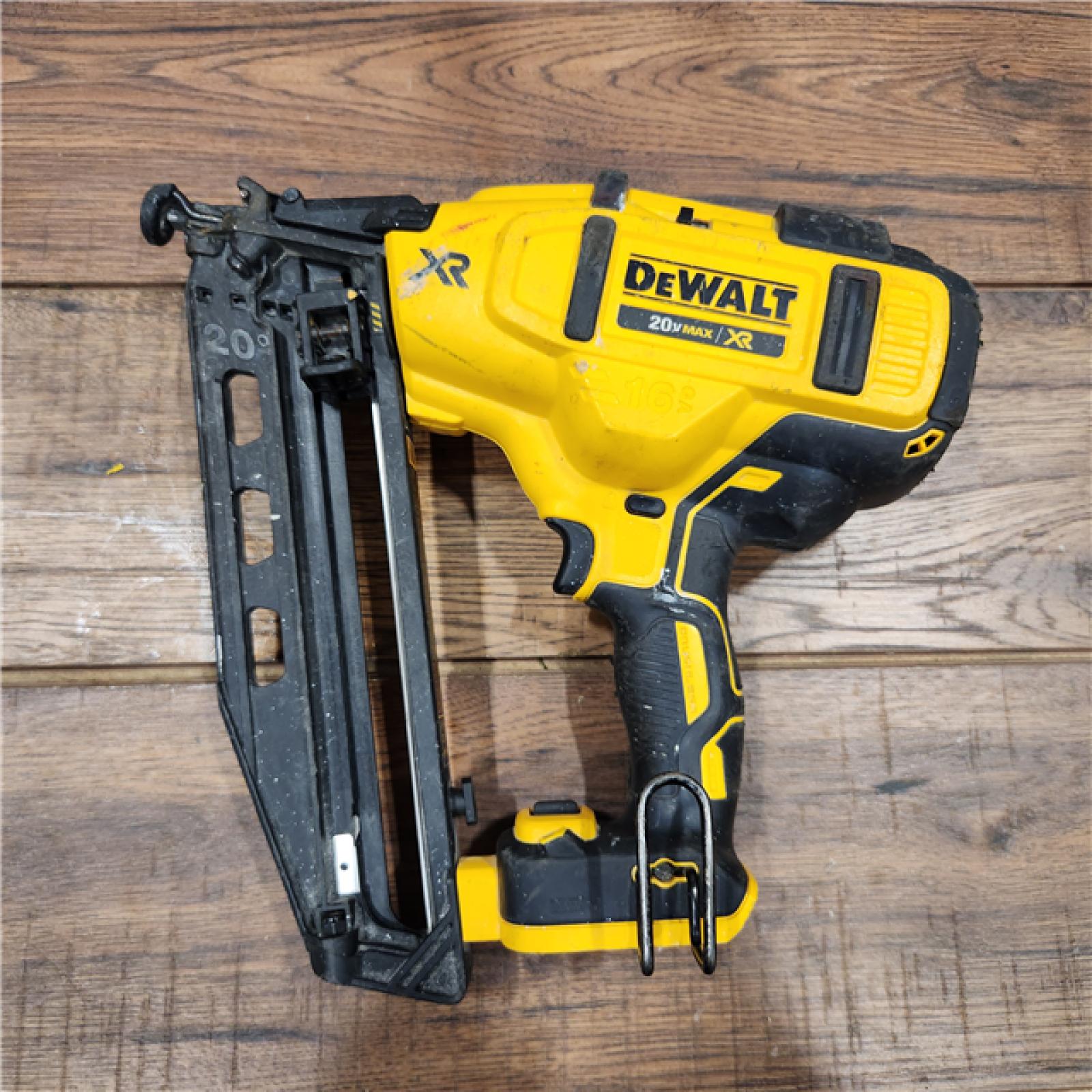 AS-IS DeWalt DCN660D1 20V 16 Gauge Cordless Angled Finish Nailer Kit W/ 2Ah Battery