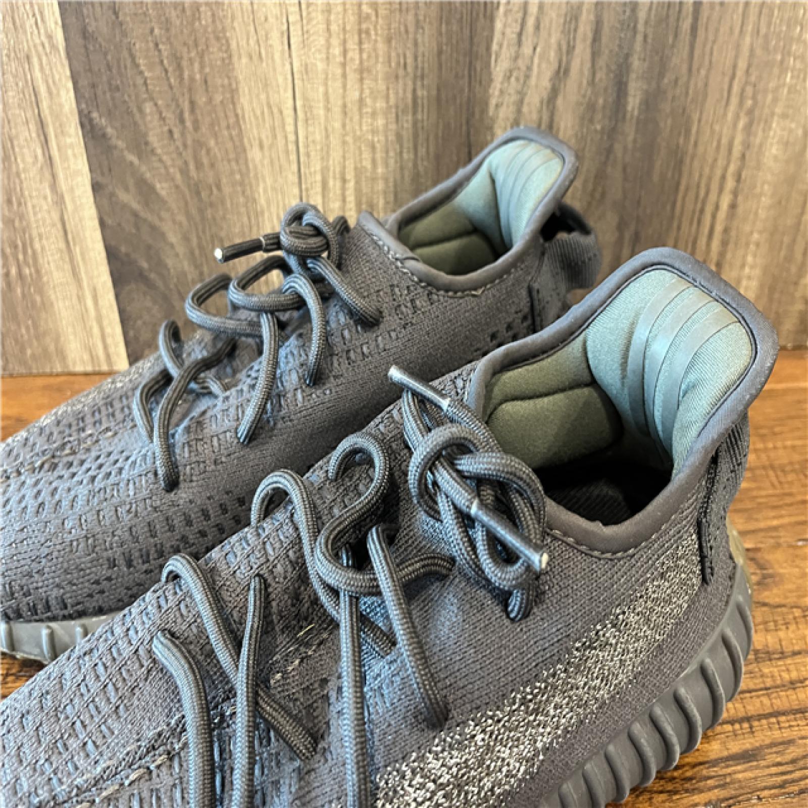 Adidas Yeezy 350 V2  - Onix SZ 9