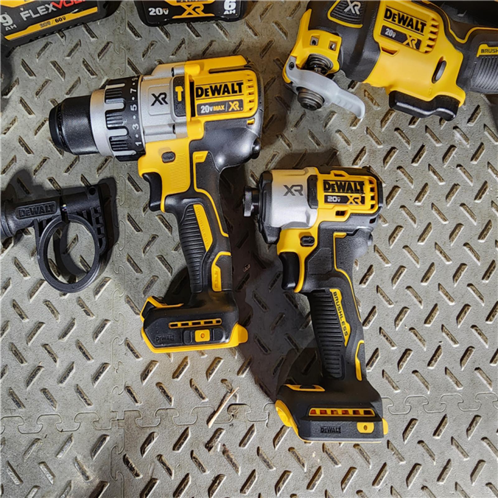 HOUSTON LOCATION - AS-IS (APPEARS LIKE NEW) DEWALT 20-Volt Lithium-Ion Cordless 3-Tool Combo Kit with FLEXVOLT 9 Ah and 20V 6 Ah Batteries and Charger