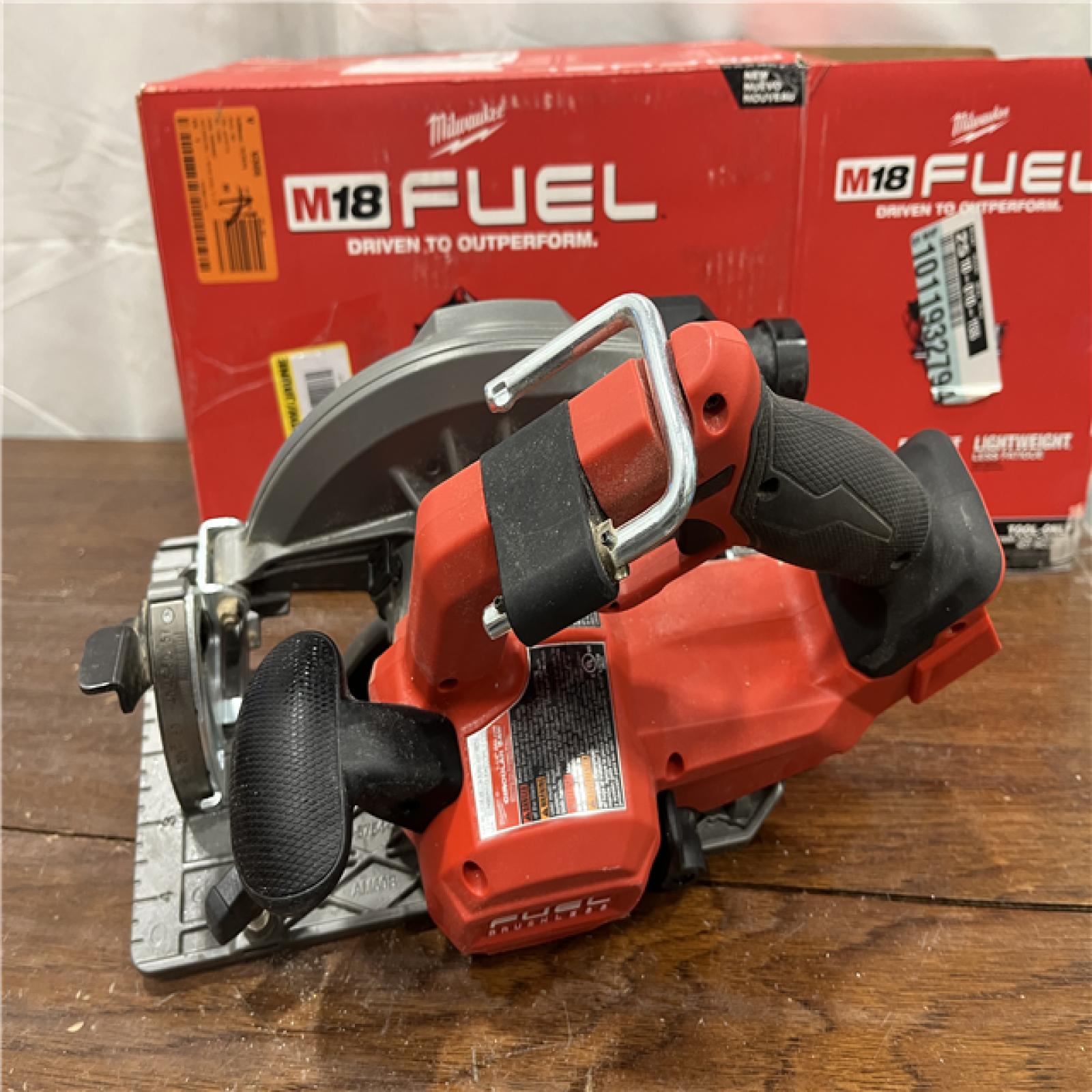 AS-ISMilwaukee M18 FUEL 18V Lithium-Ion Brushless Cordless 7-1/4 in. Circular Saw (Tool-Only)