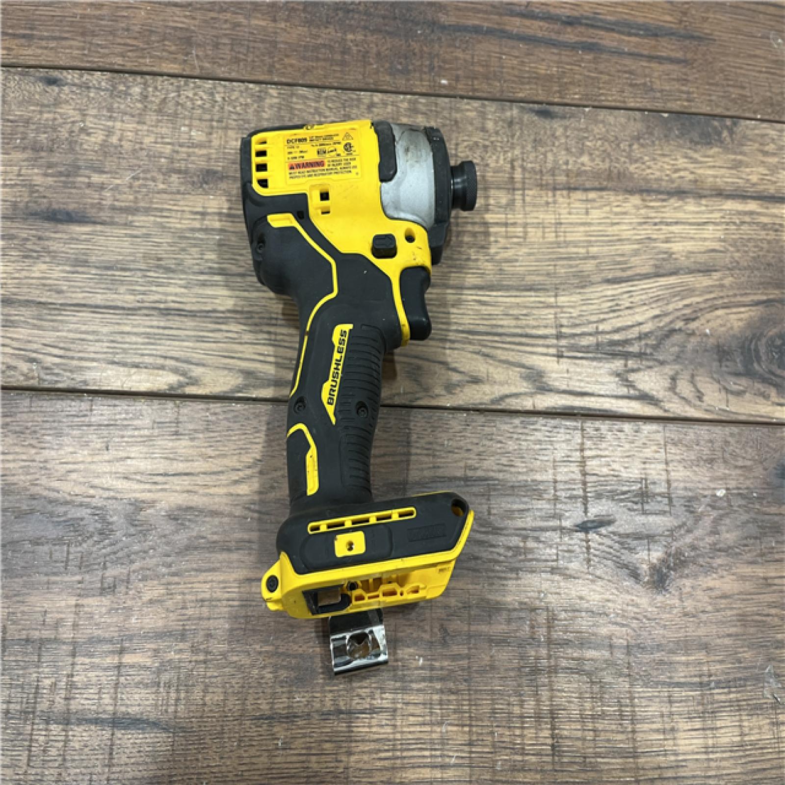 AS-IS DEWALT ATOMIC 20V MAX* Brushless Cordless Compact 1/4 in. Impact Driver Kit ( TOOL ONLY )